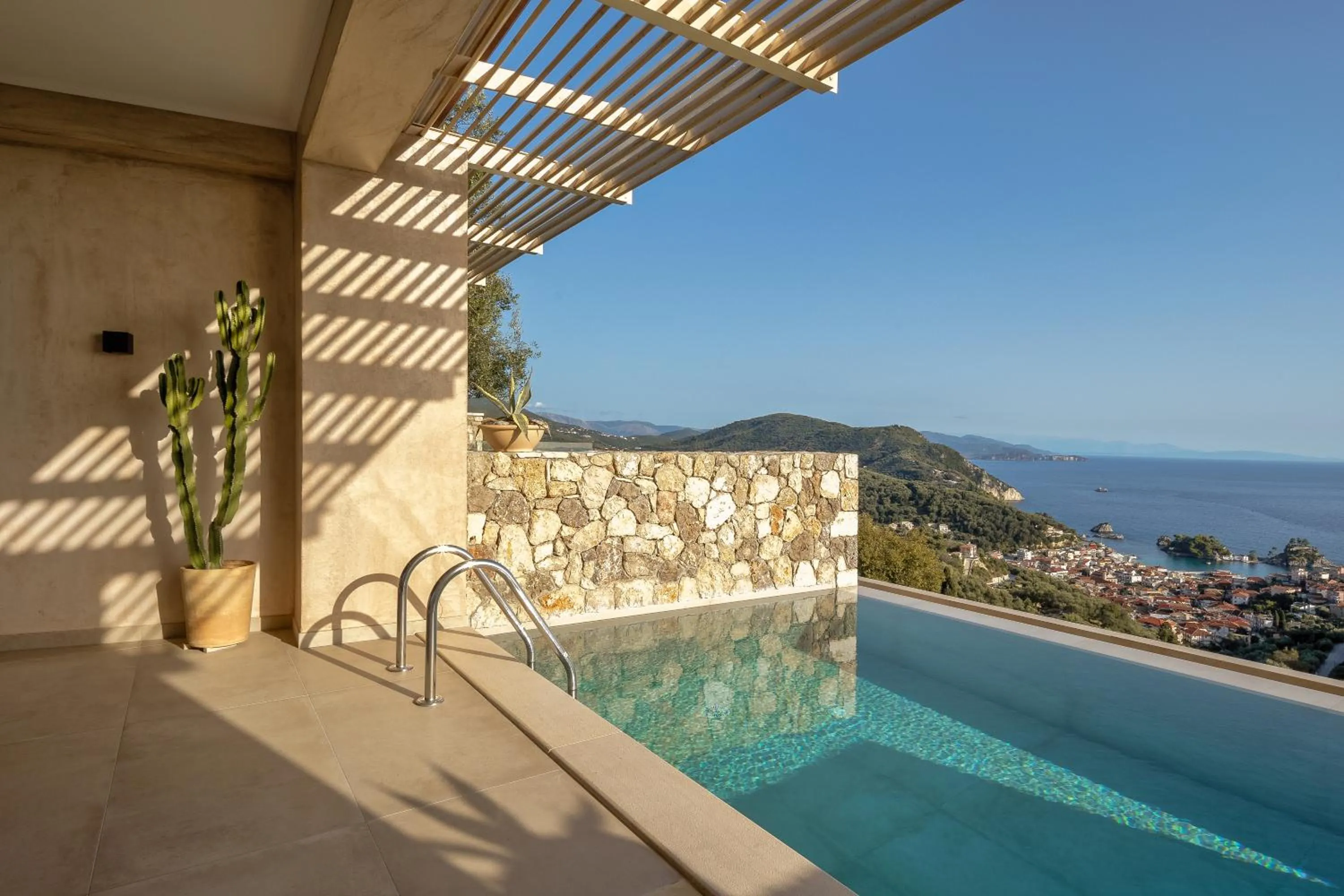 Apolis Villas & Suites Resort