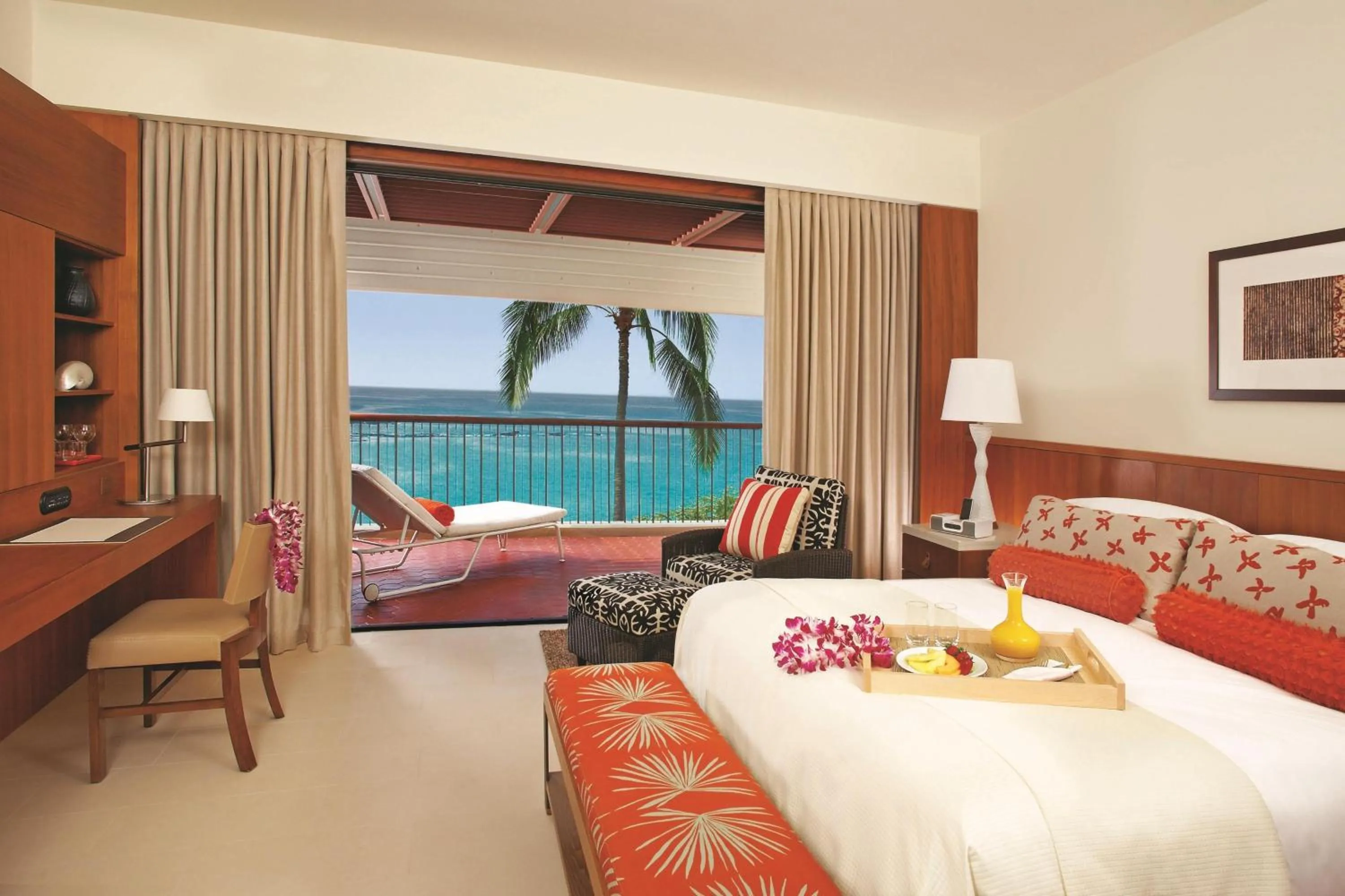 Photo of the whole room, Bed in Mauna Kea Beach Hotel, Autograph Collection