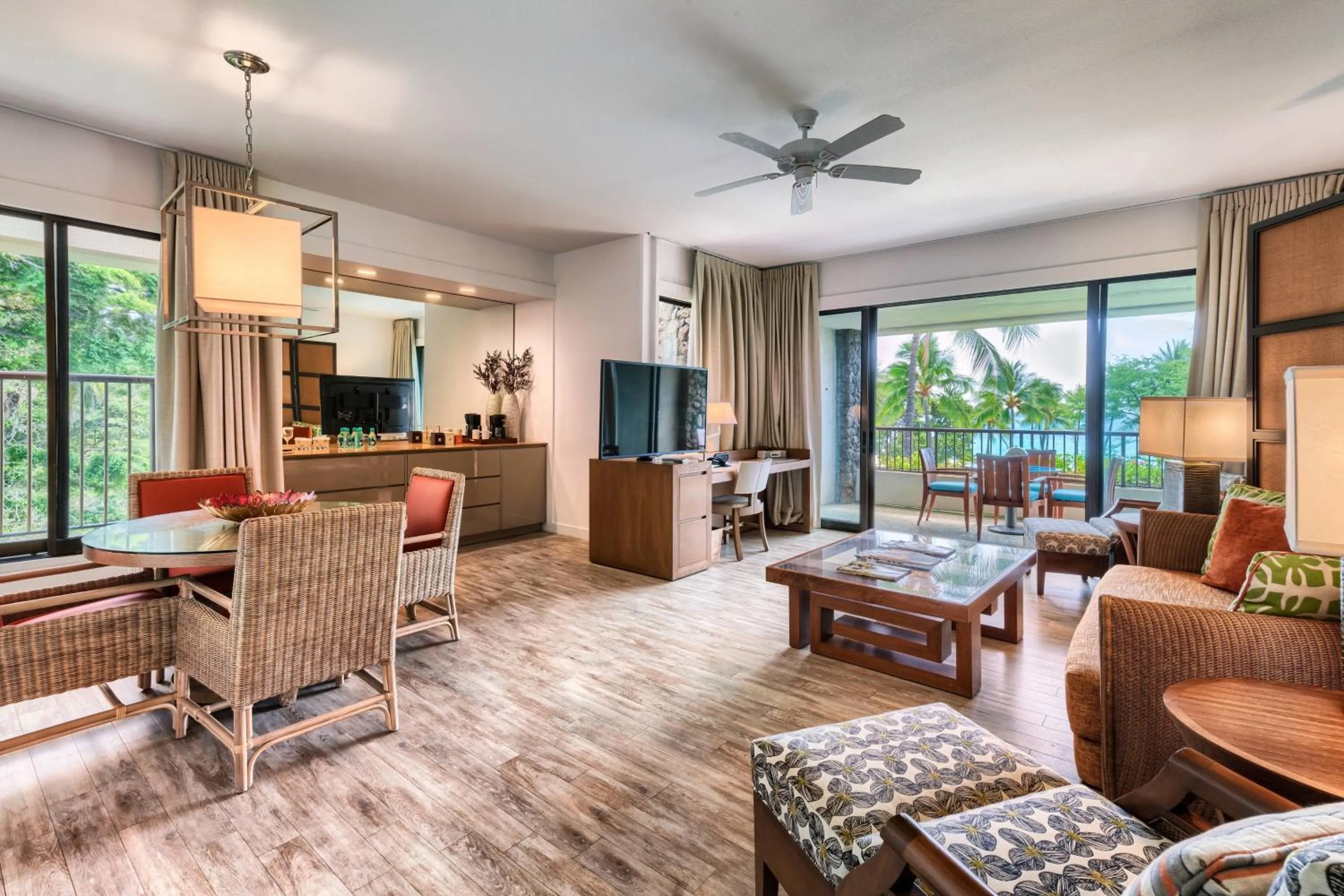 Beach in Mauna Kea Beach Hotel, Autograph Collection