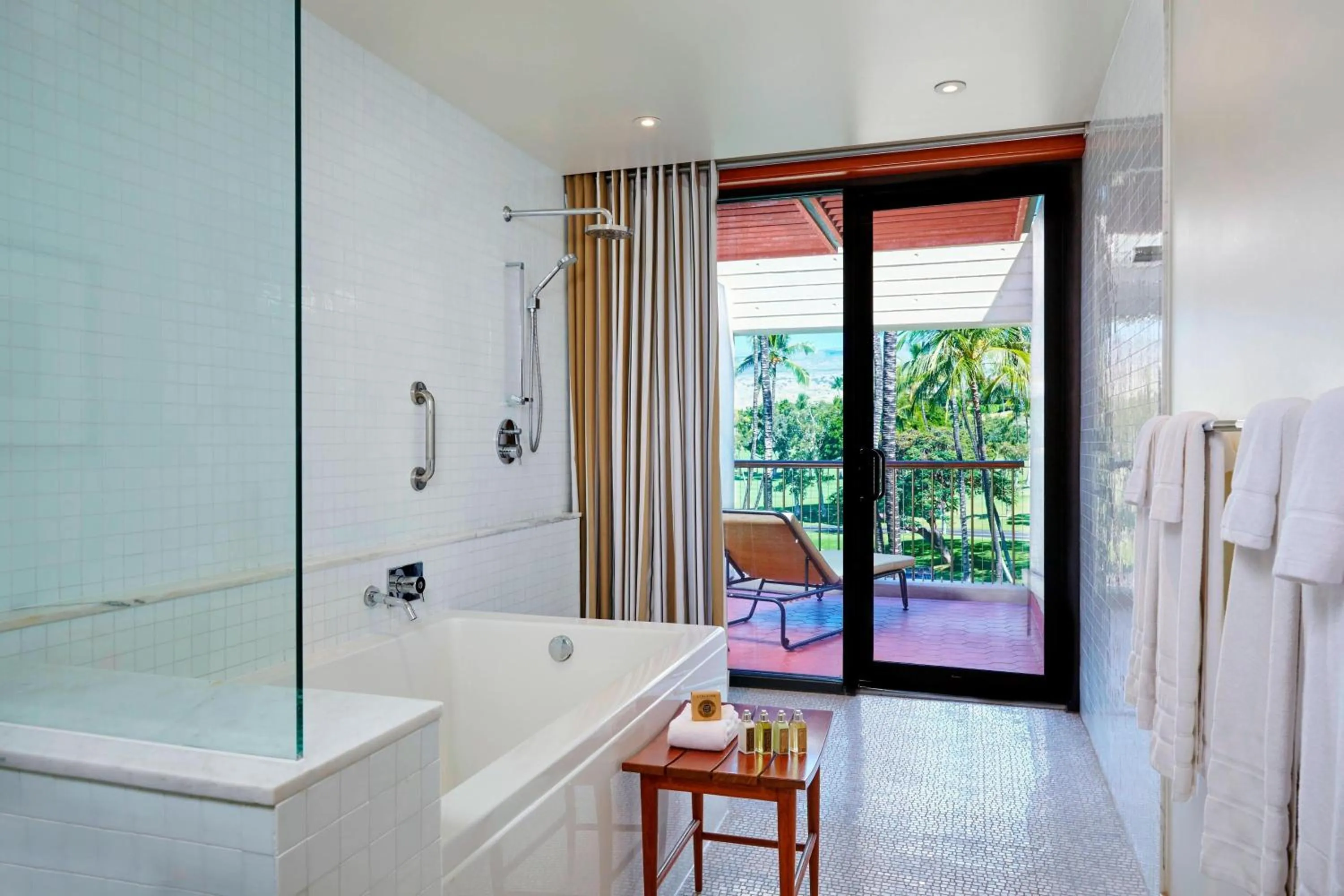 Bathroom in Mauna Kea Beach Hotel, Autograph Collection