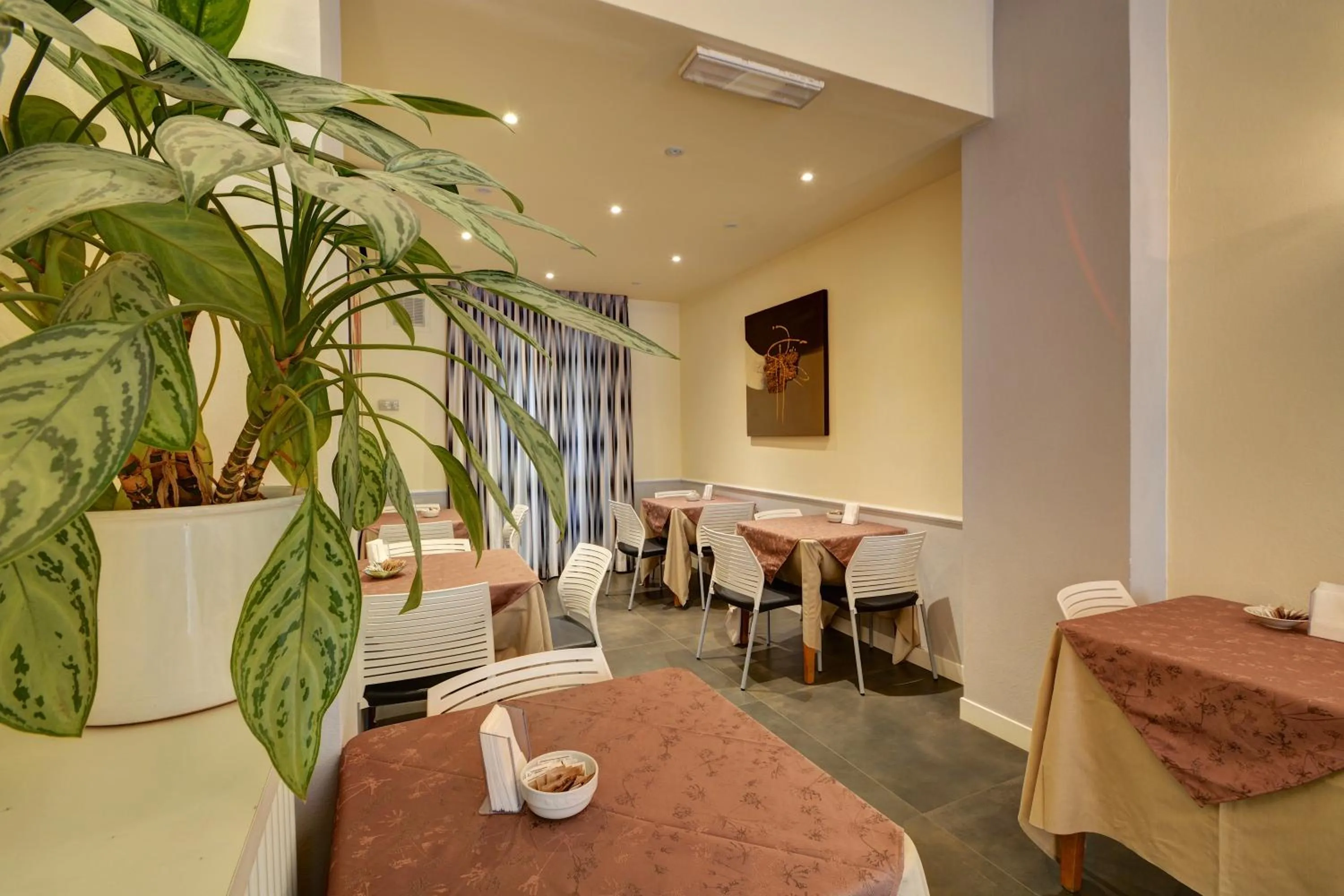 Restaurant/places to eat in Hotel Universo