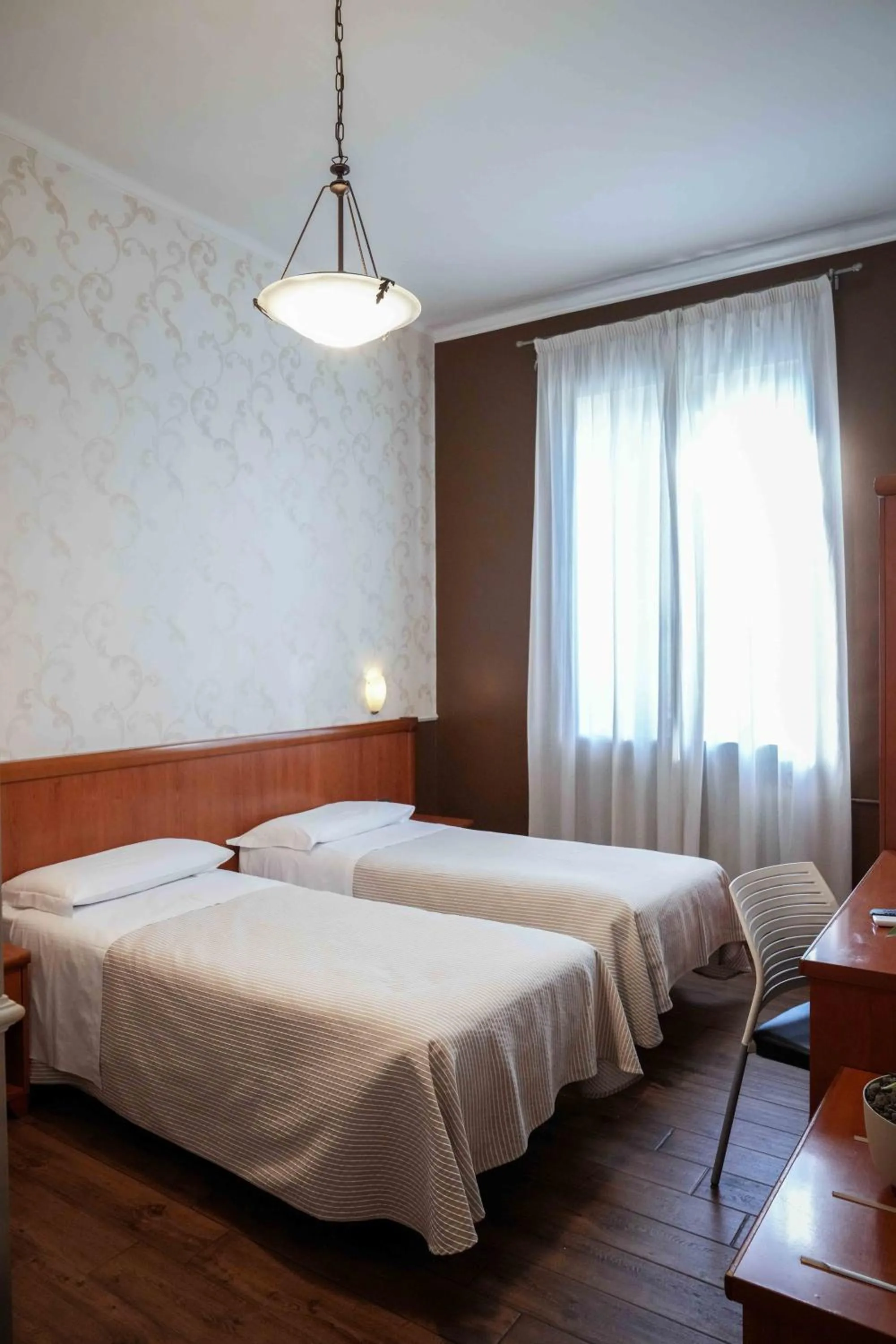 Bedroom, Bed in Hotel Universo