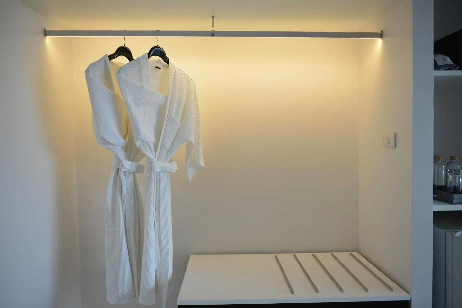 Photo of the whole room, Bed in Le D'Tel Bangkok