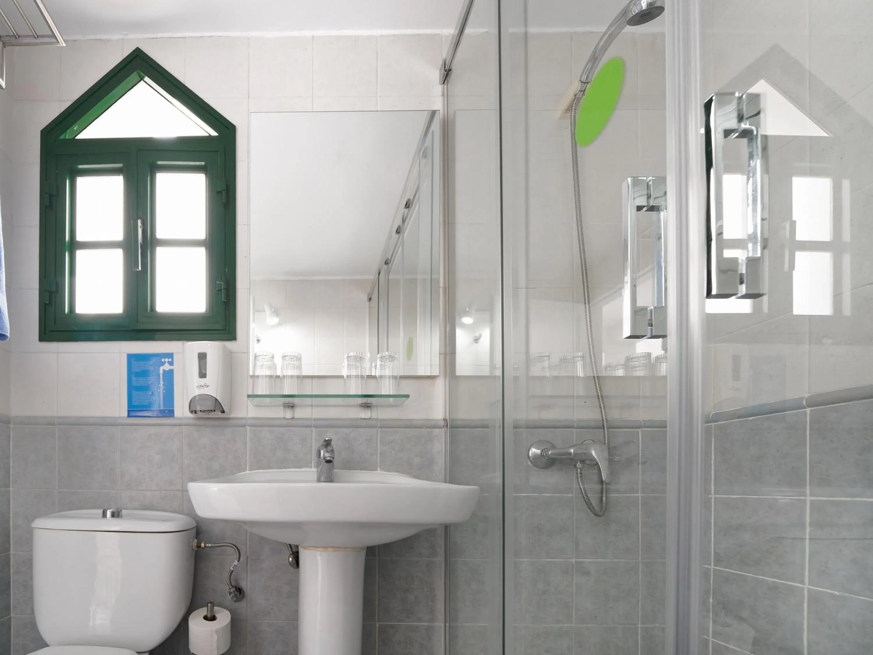 Shower in Bungalows Vistaflor