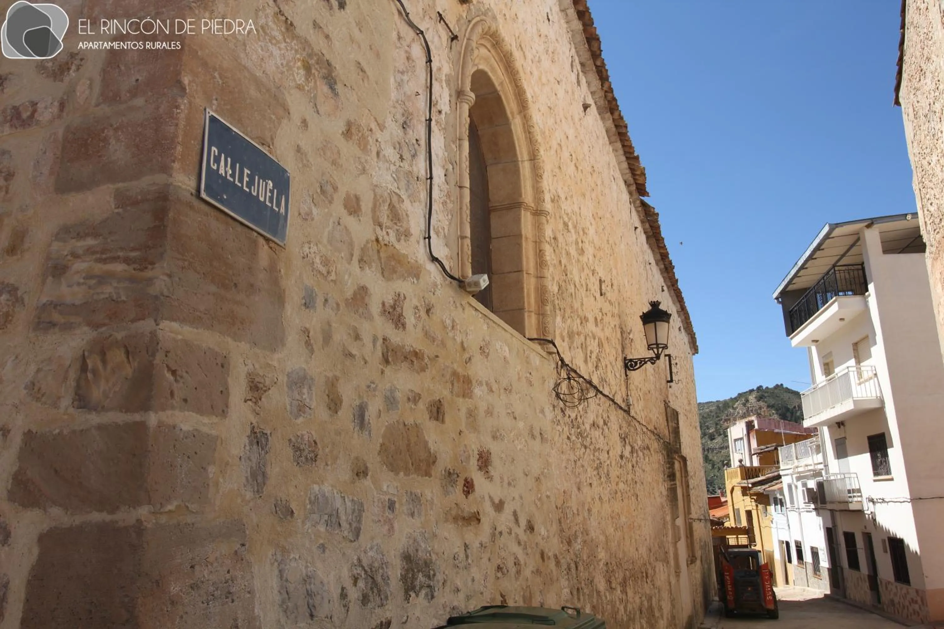 Nearby landmark in El Rincon de Piedra
