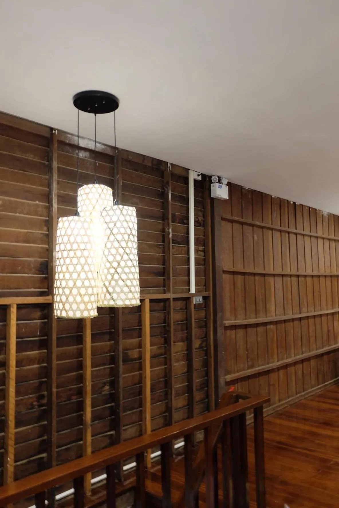 Property building in Comeneetee Uthai