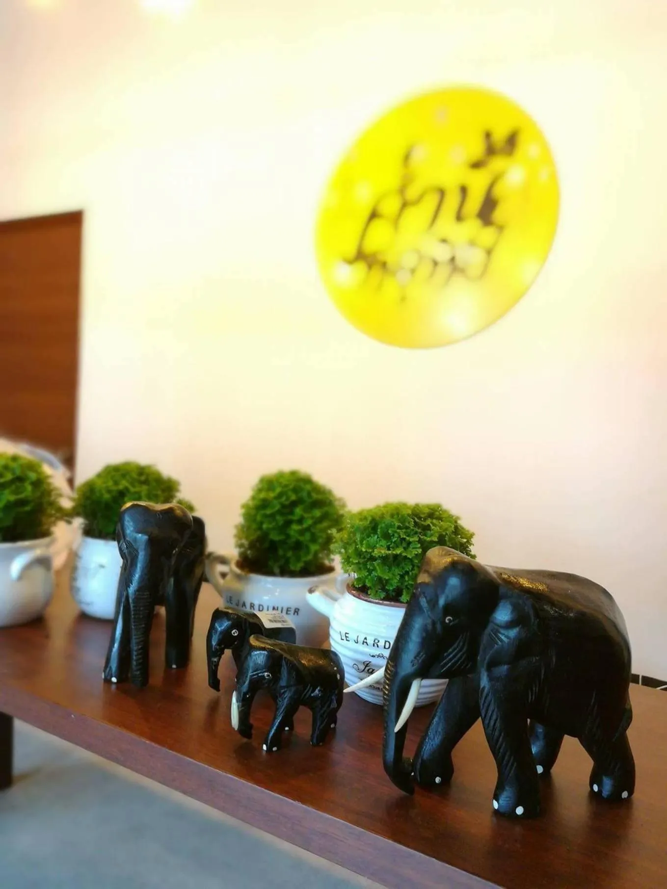 Property building in Comeneetee Uthai