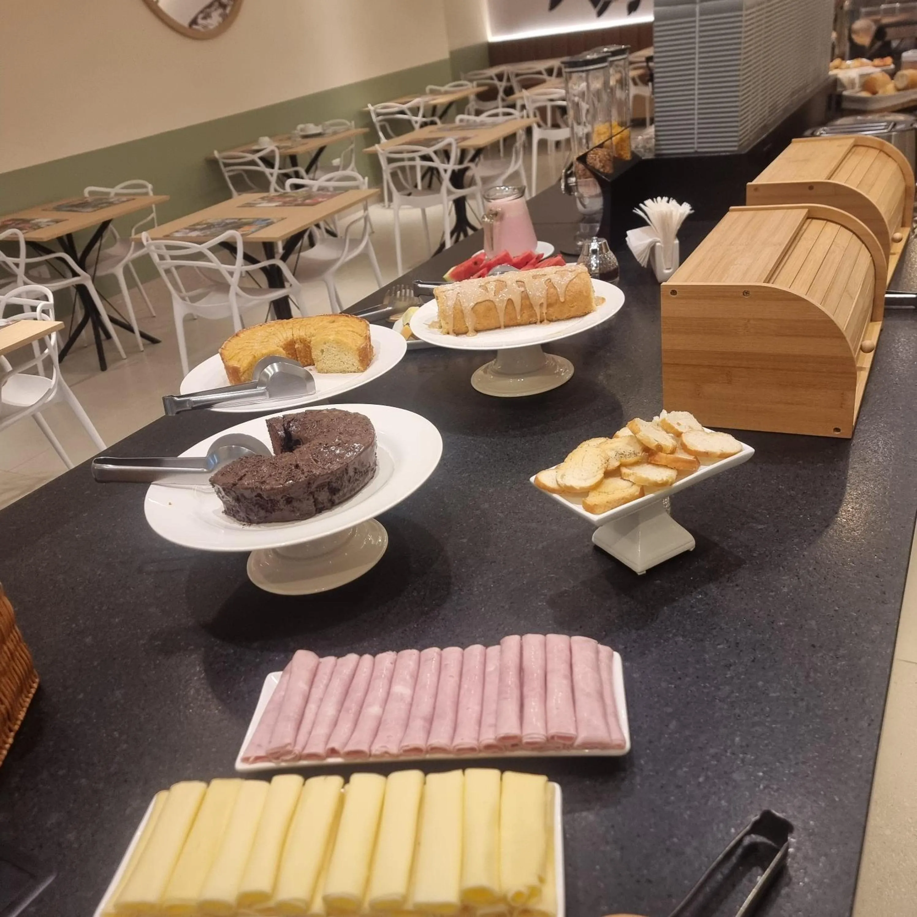 Breakfast in Hotel Refugio