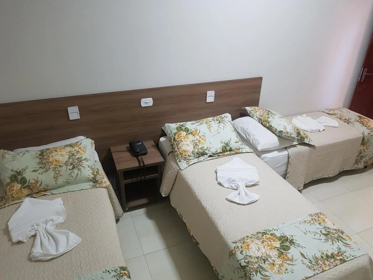 Bed in Hotel Refugio