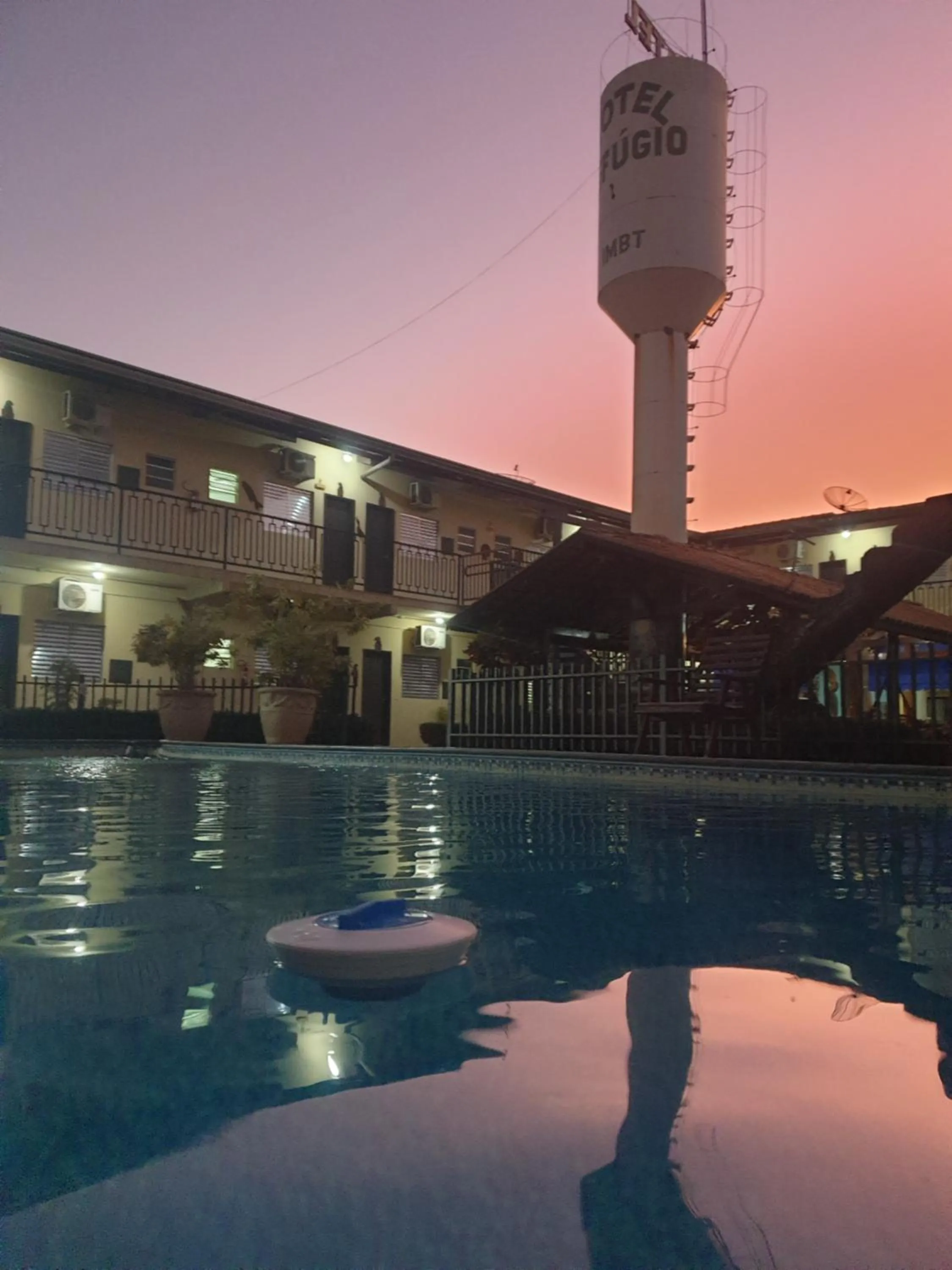 Swimming pool in Hotel Refugio