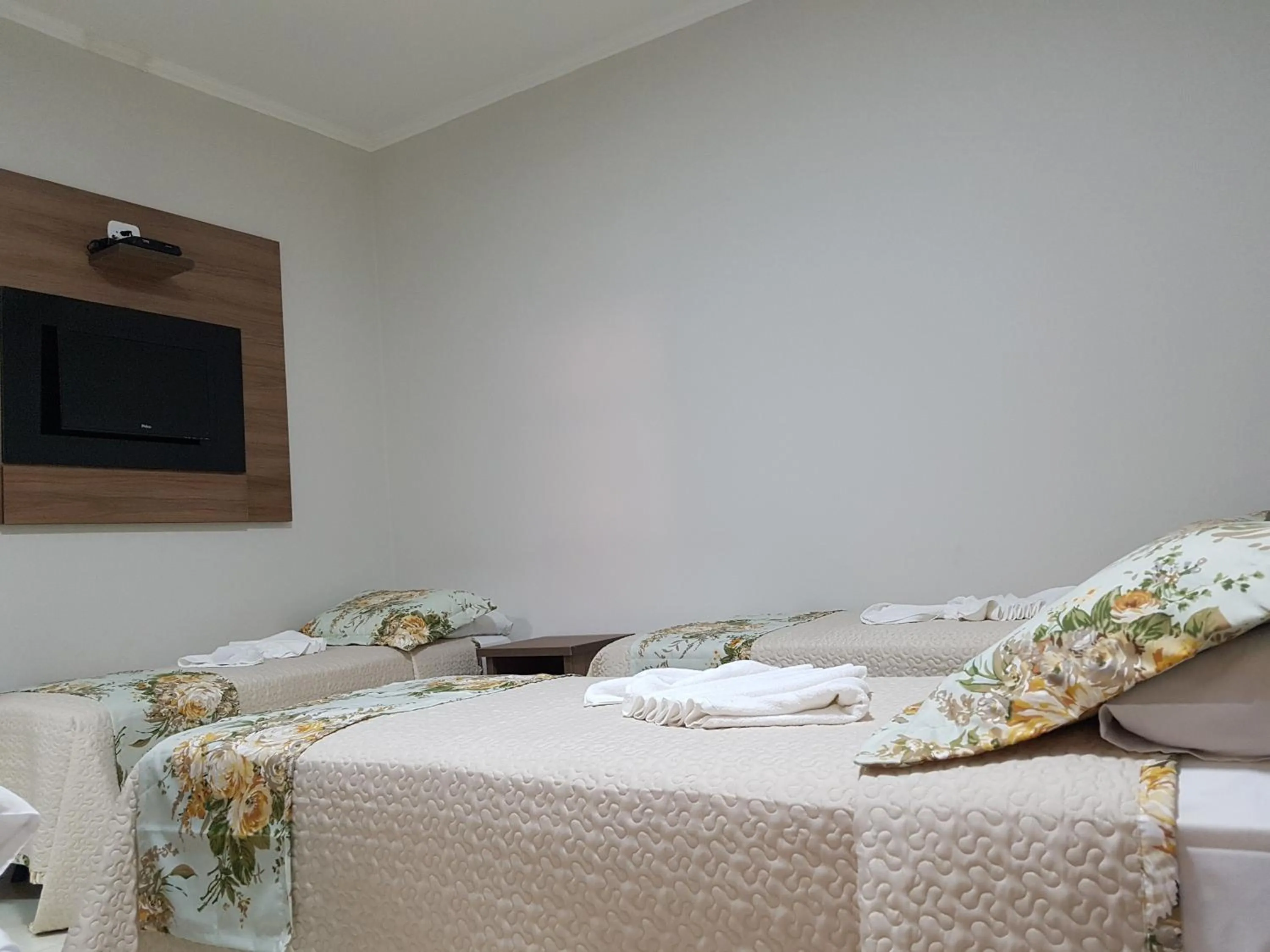 Bed in Hotel Refugio