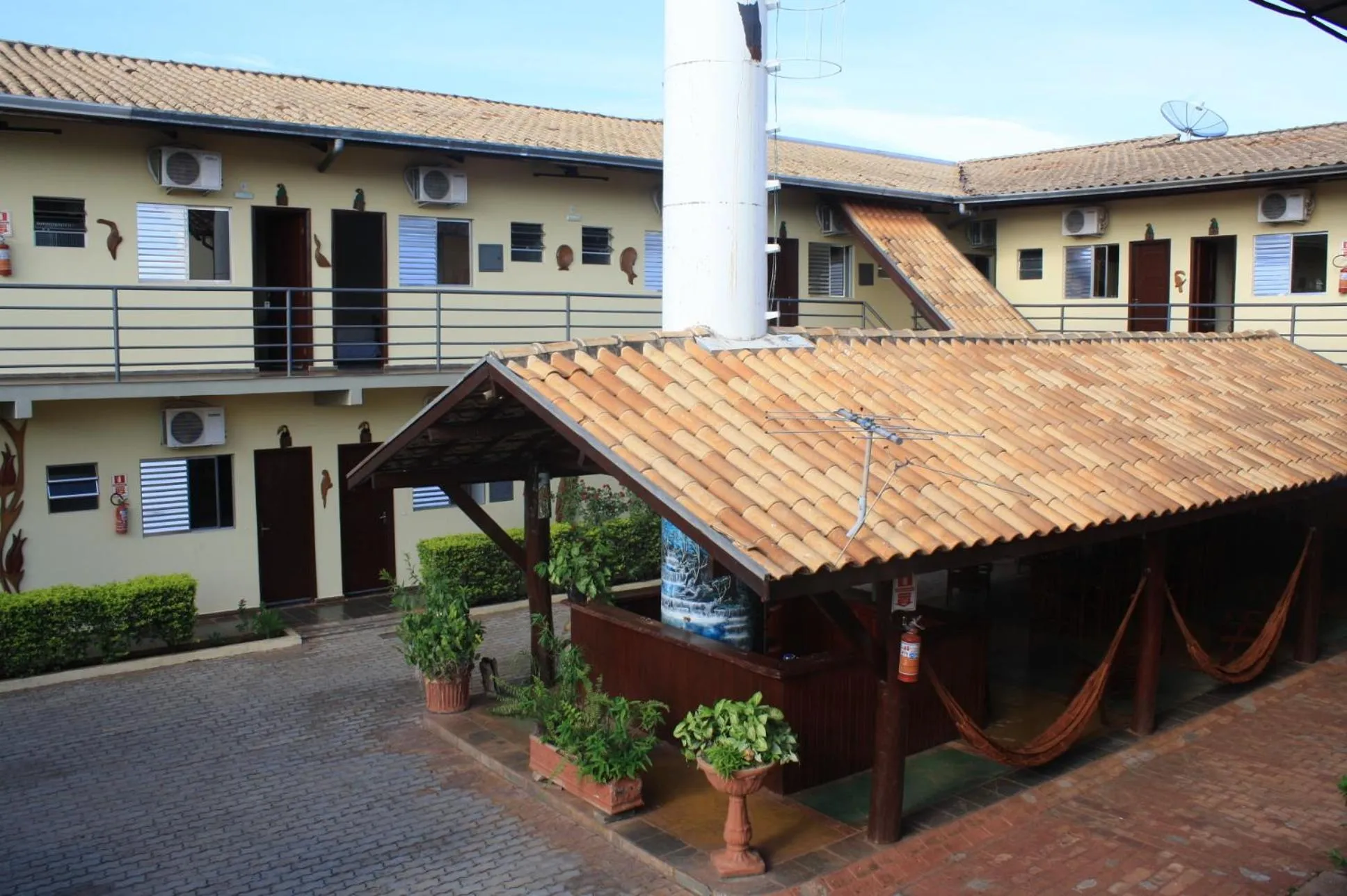 Property building in Hotel Refugio