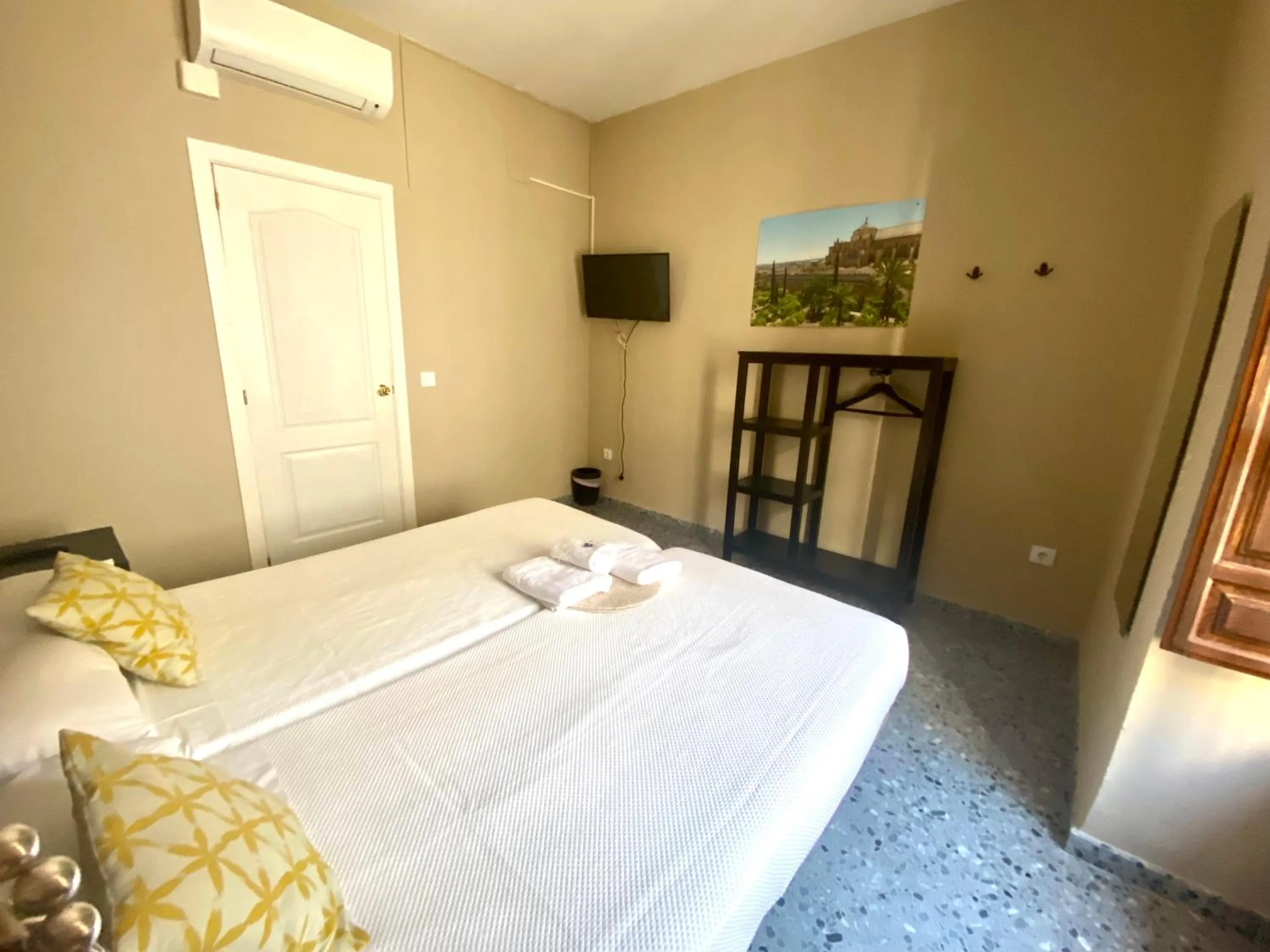 TV and multimedia, Bed in Patio de la Plateria