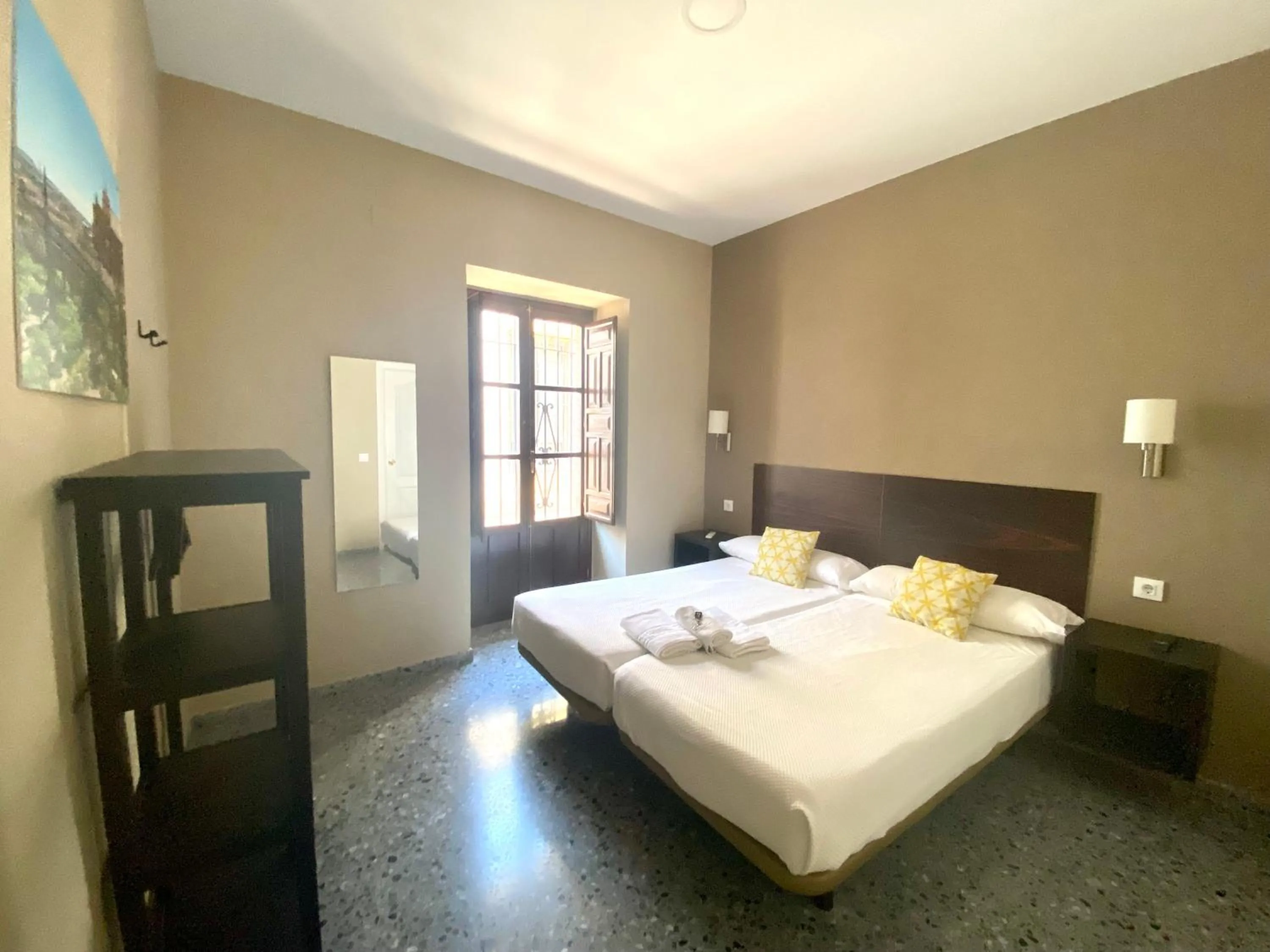 Bed in Patio de la Plateria