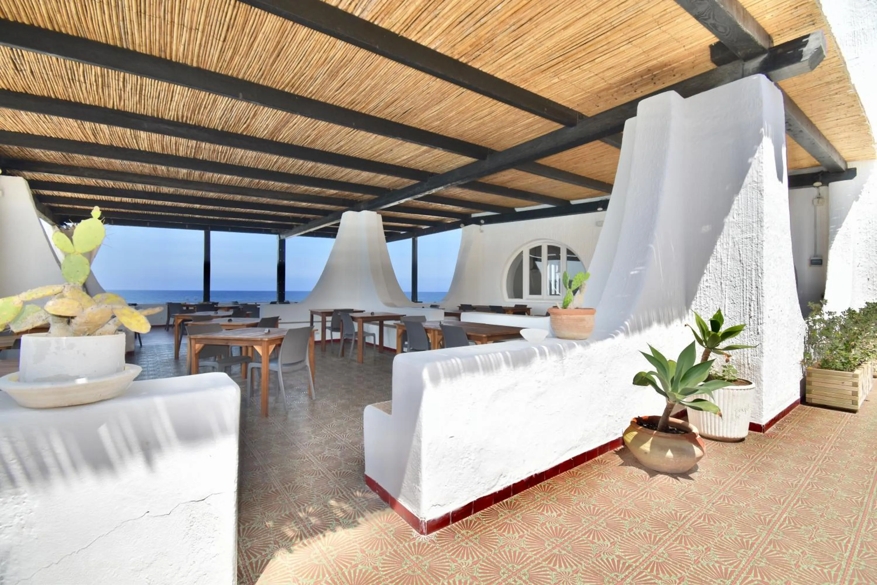 Restaurant/places to eat in Cossyra Hotel