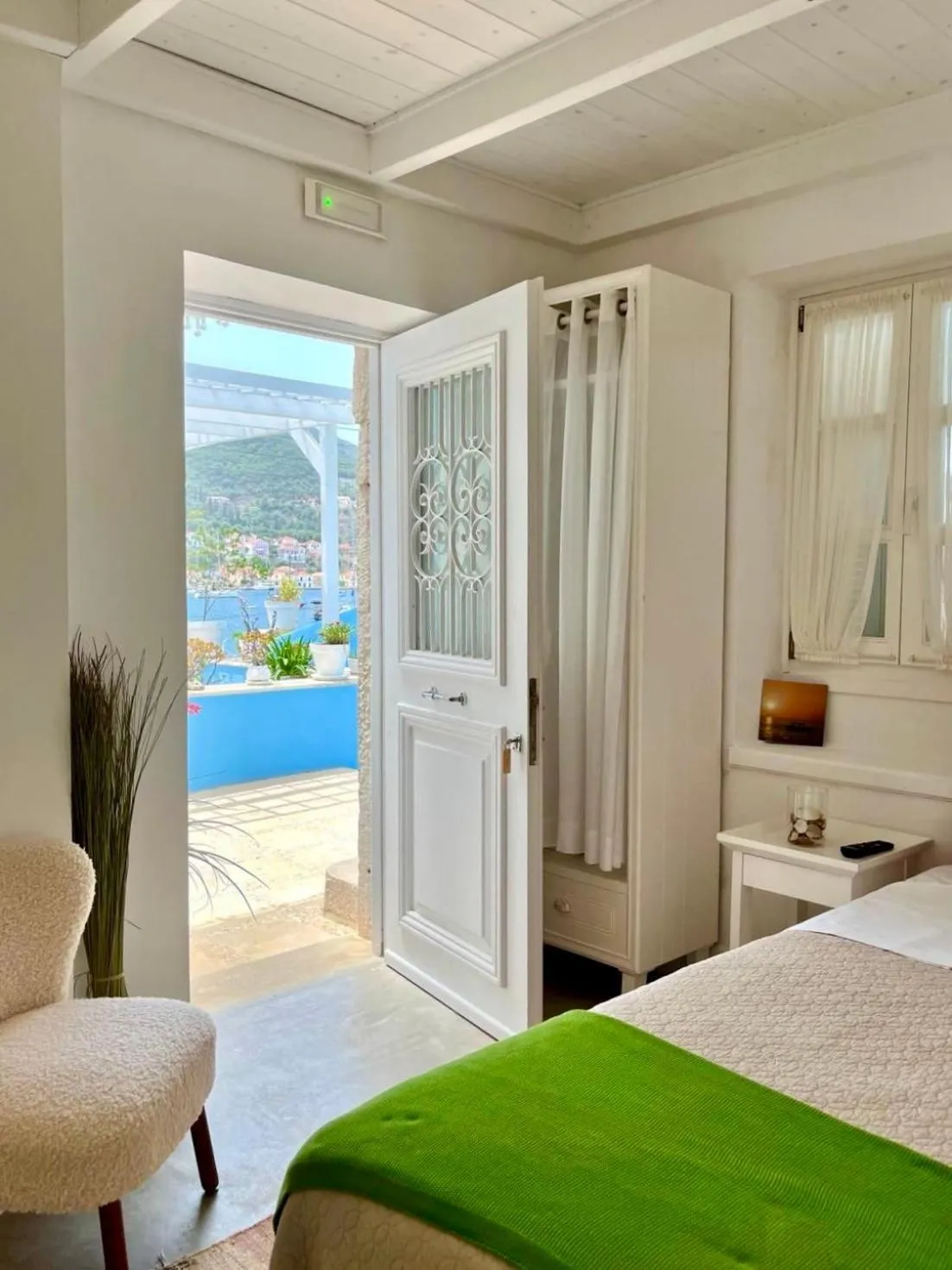 Photo of the whole room, Bed in Perantzada Hotel 1811