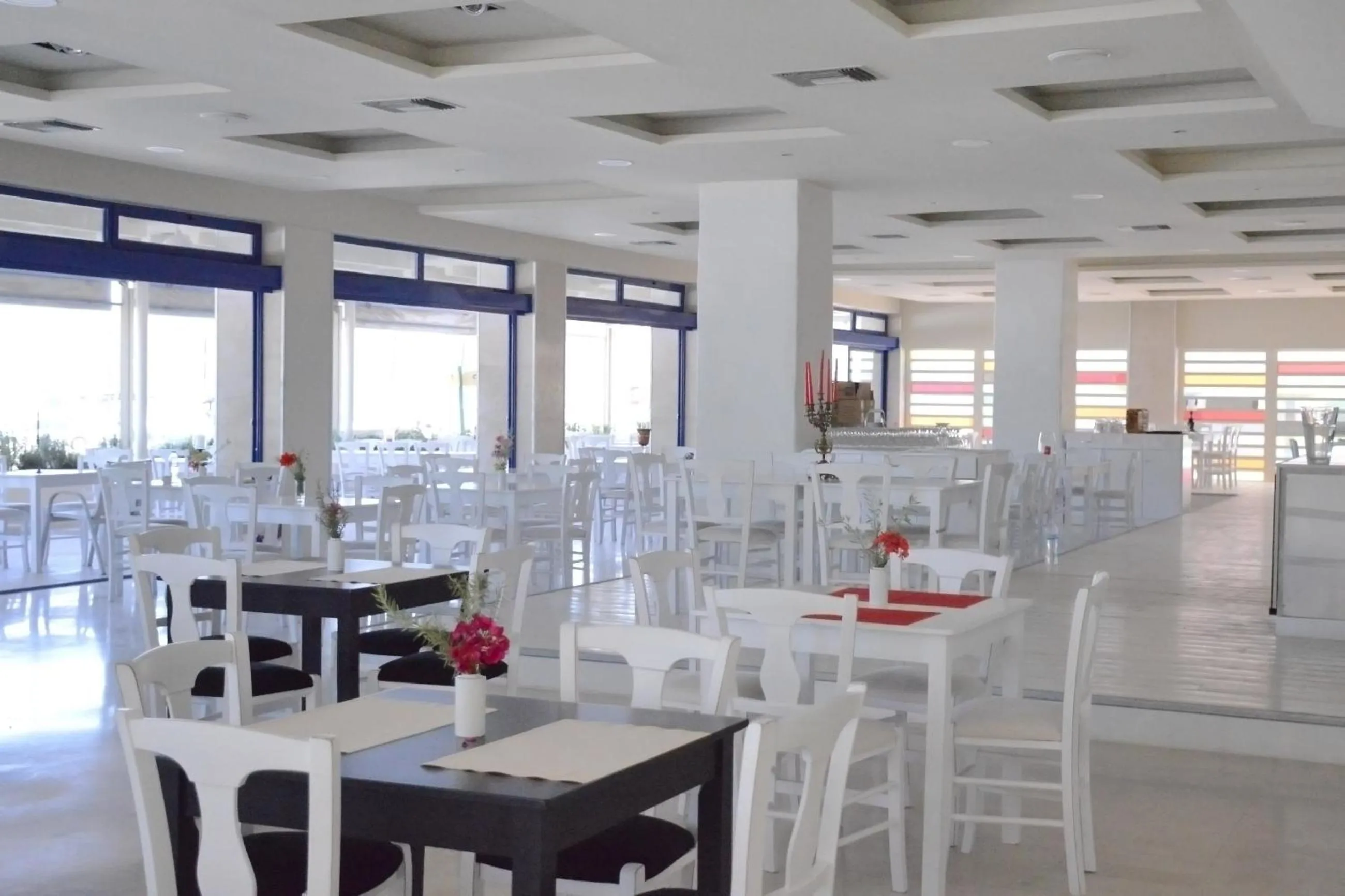 Restaurant/places to eat in Ionion Star Hotel
