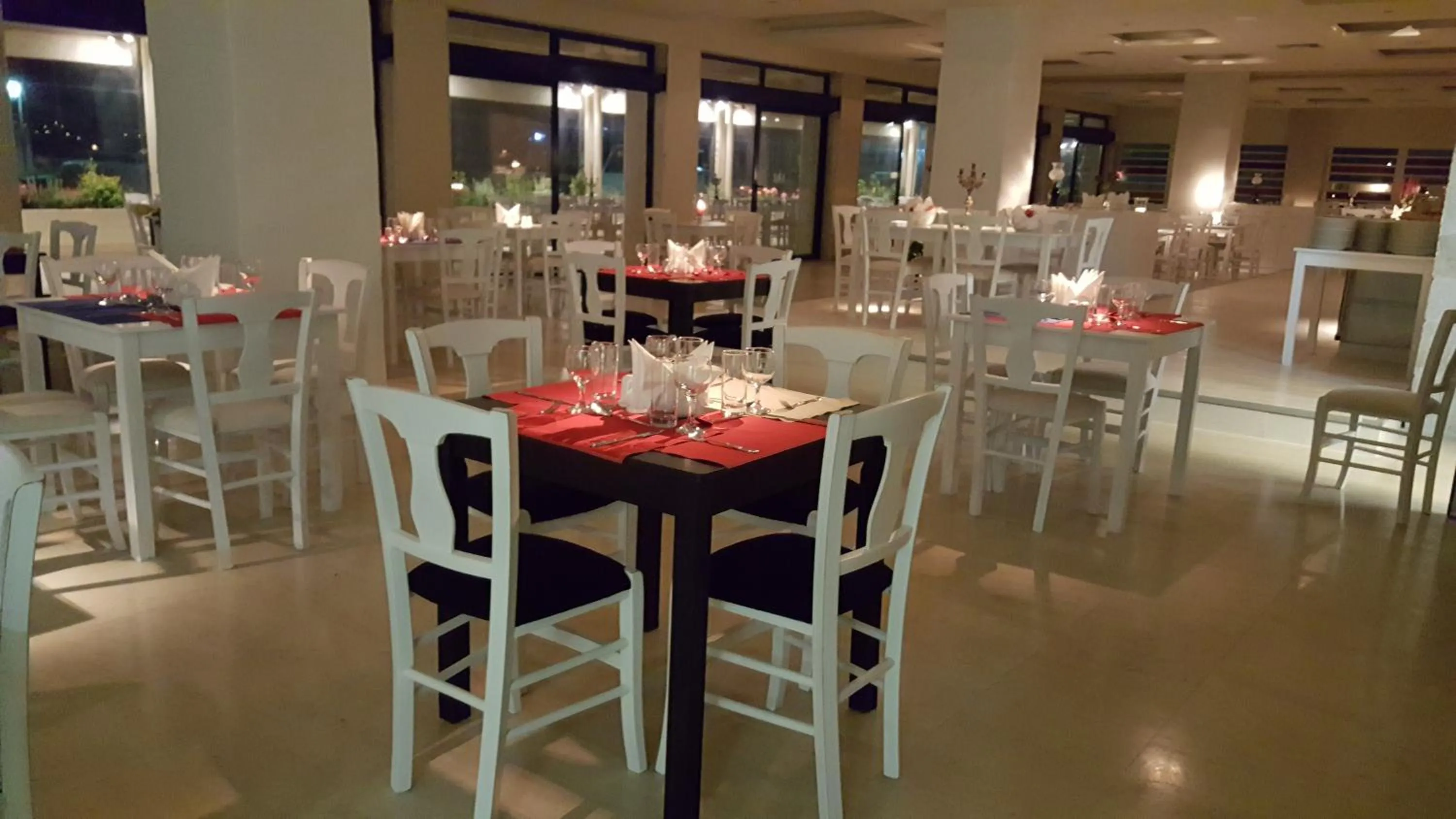 Restaurant/places to eat in Ionion Star Hotel