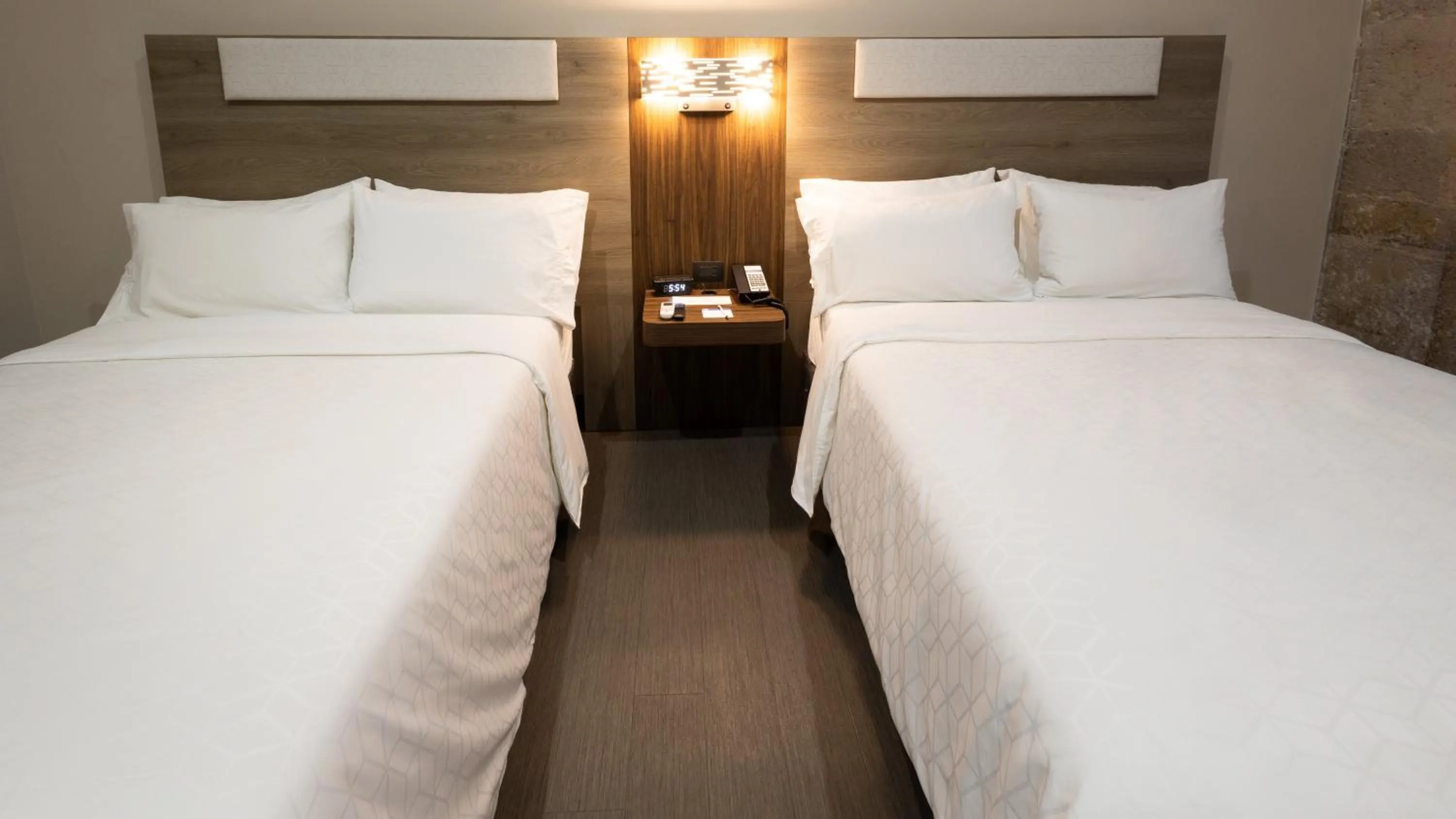 Photo of the whole room, Bed in Holiday Inn Express Morelia Centro Historico