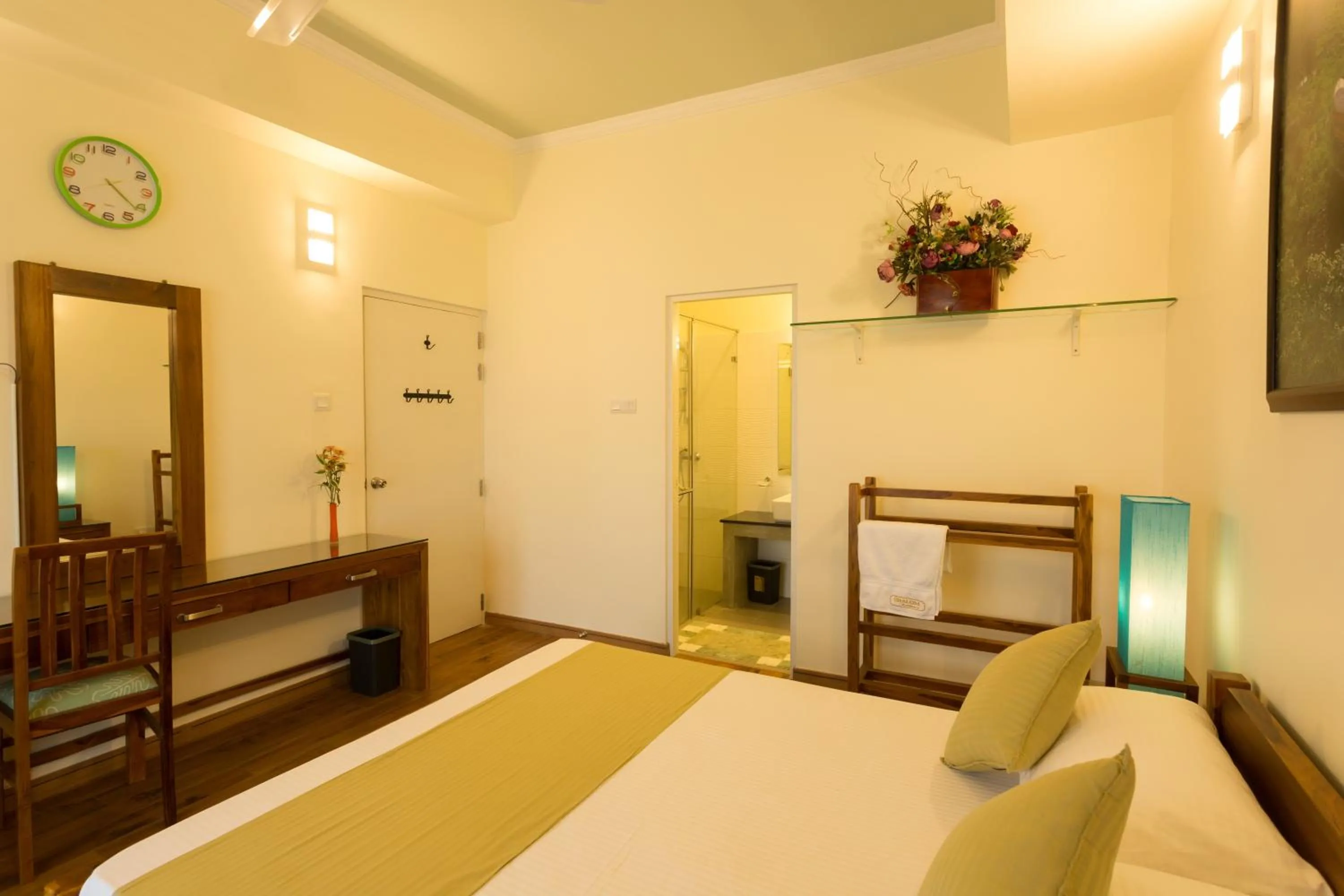 Bedroom, Bed in Shalom Residence Nawala