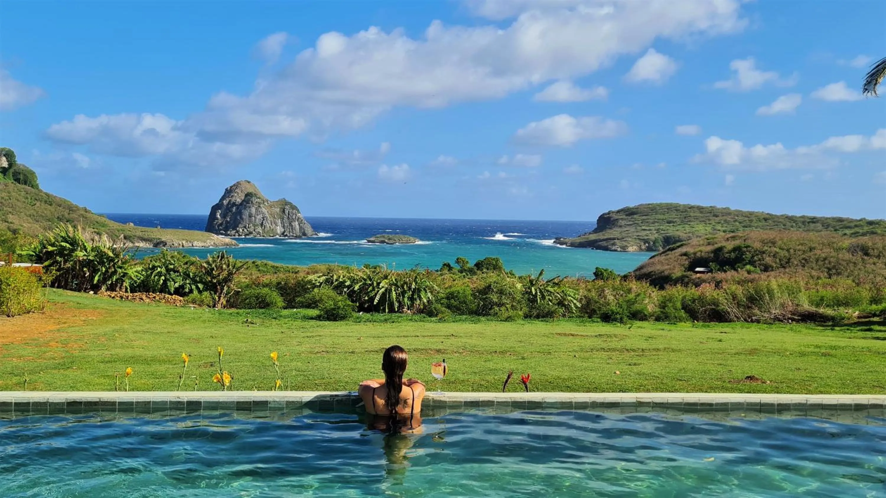 Swimming pool in NANNAI Noronha