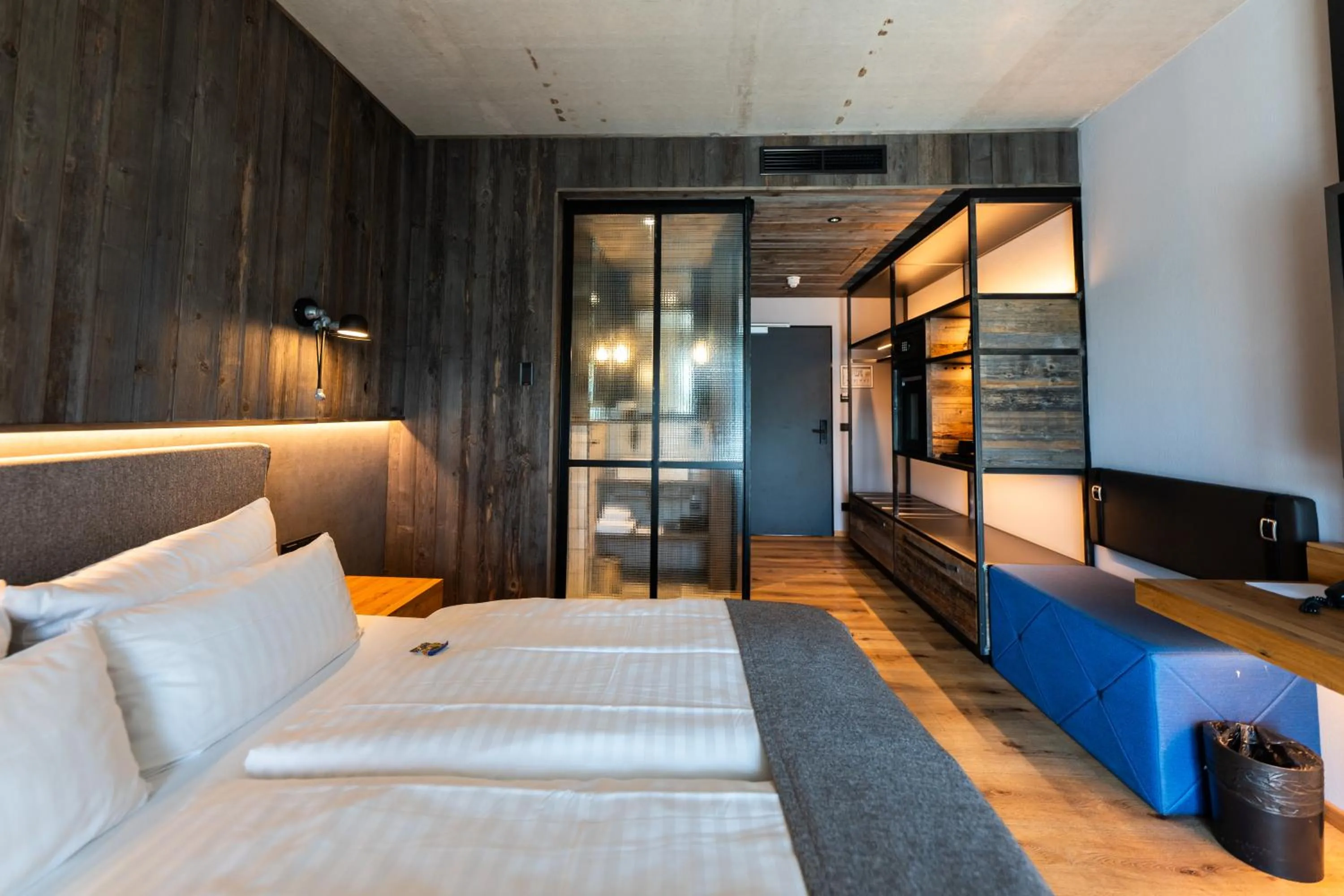 Photo of the whole room, Bed in Hotel Zum Zollhaus