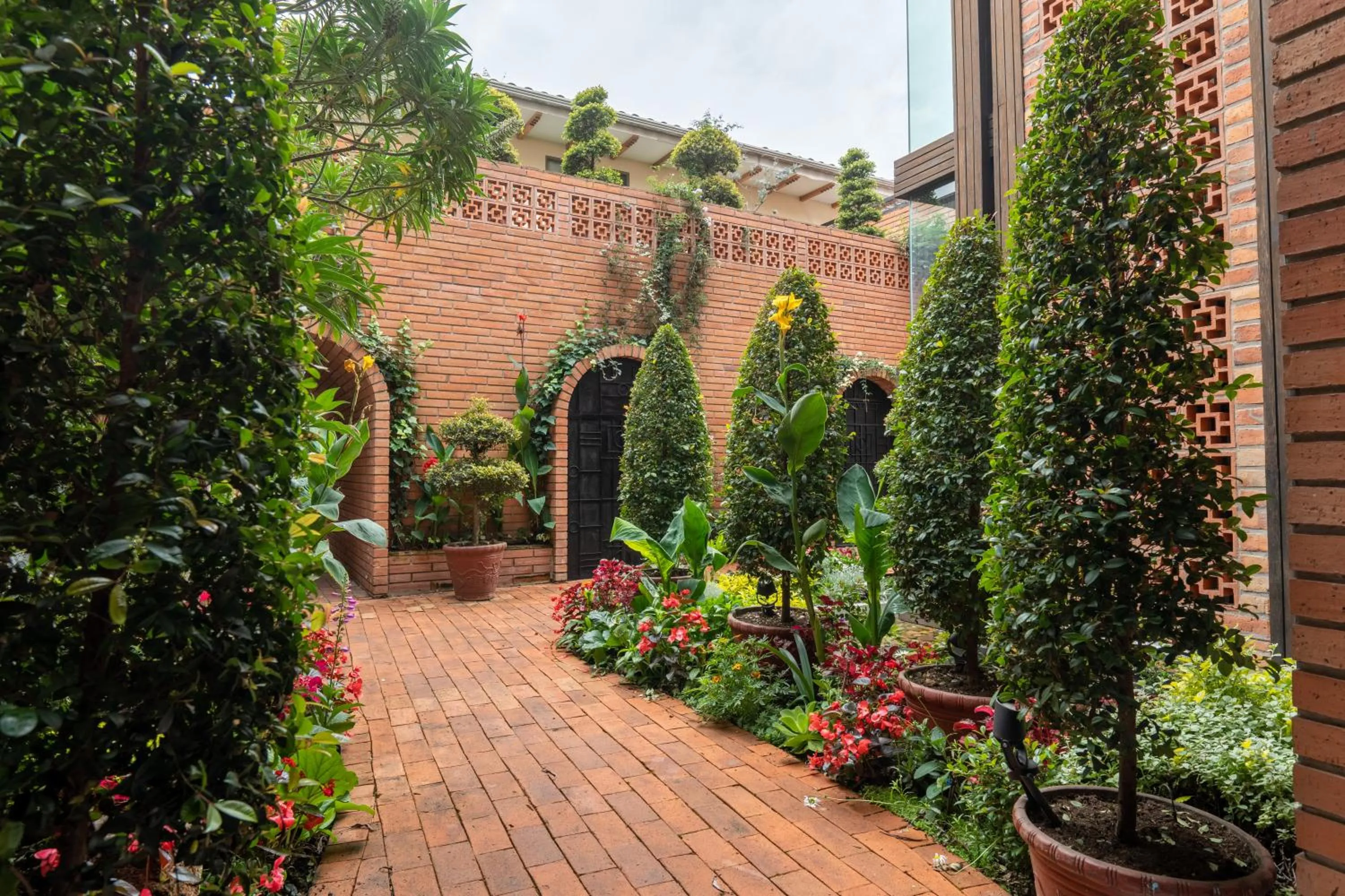 Garden view in Mansion Alcazar