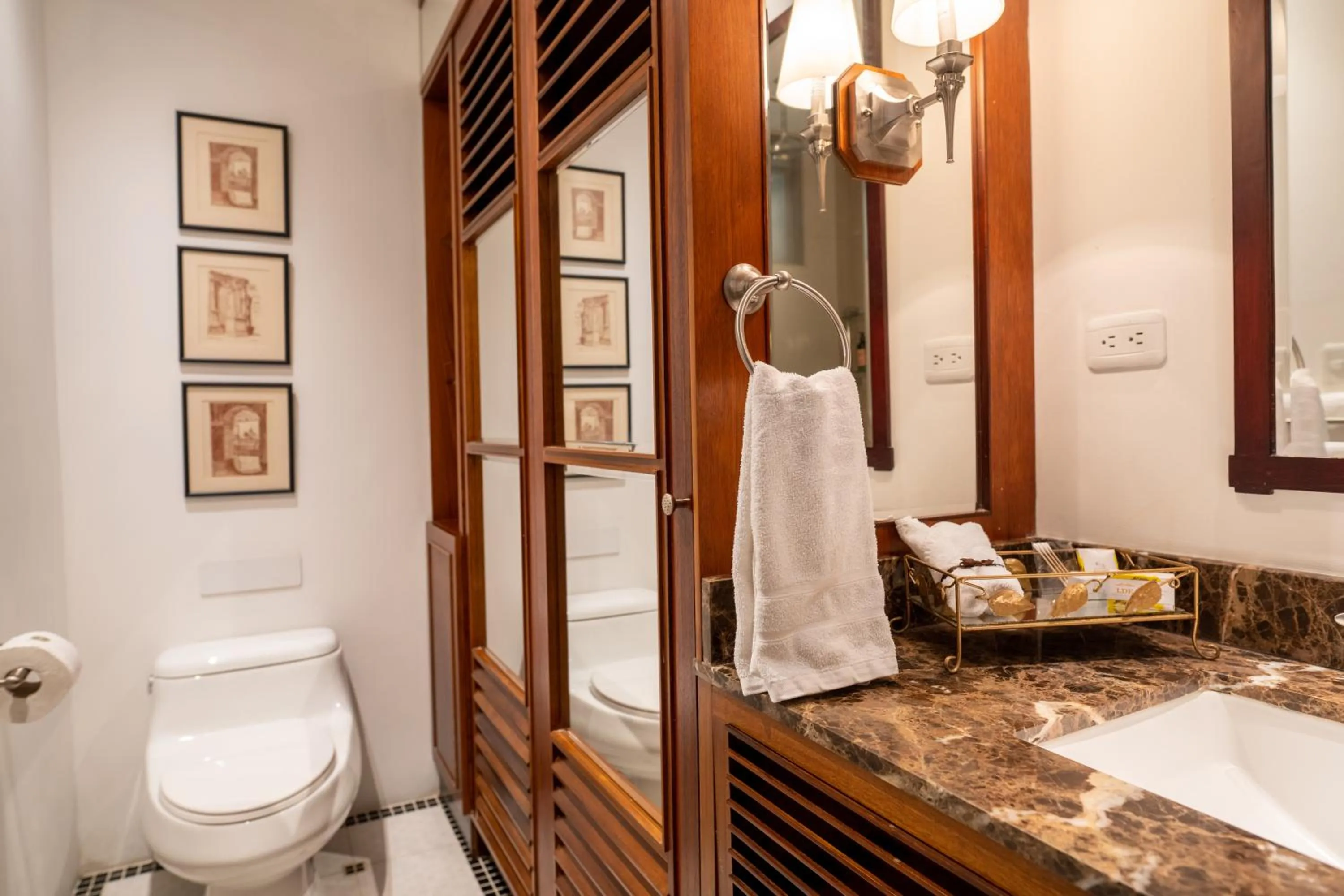 Shower in Mansion Alcazar