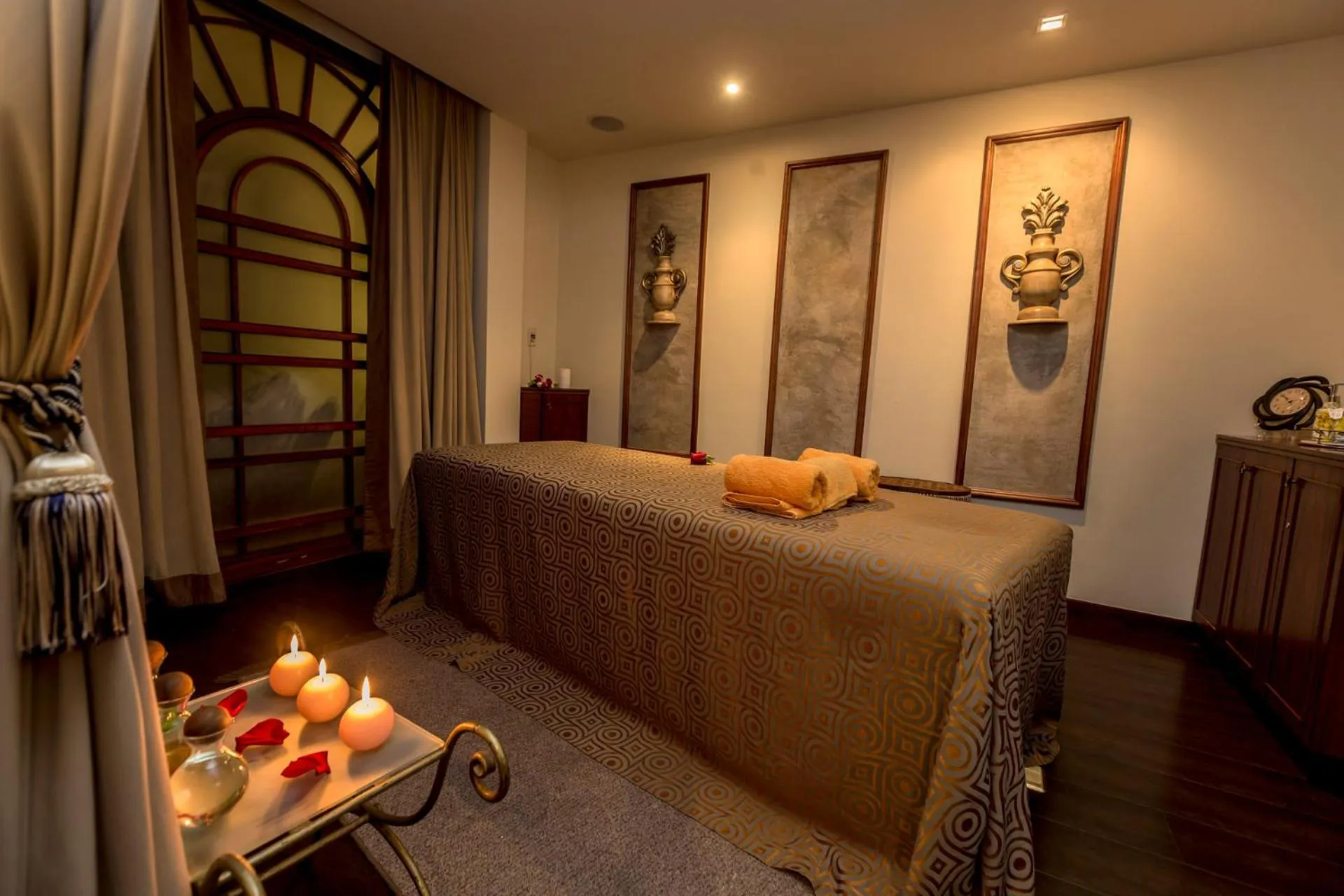 Spa and wellness centre/facilities, Bed in Mansion Alcazar