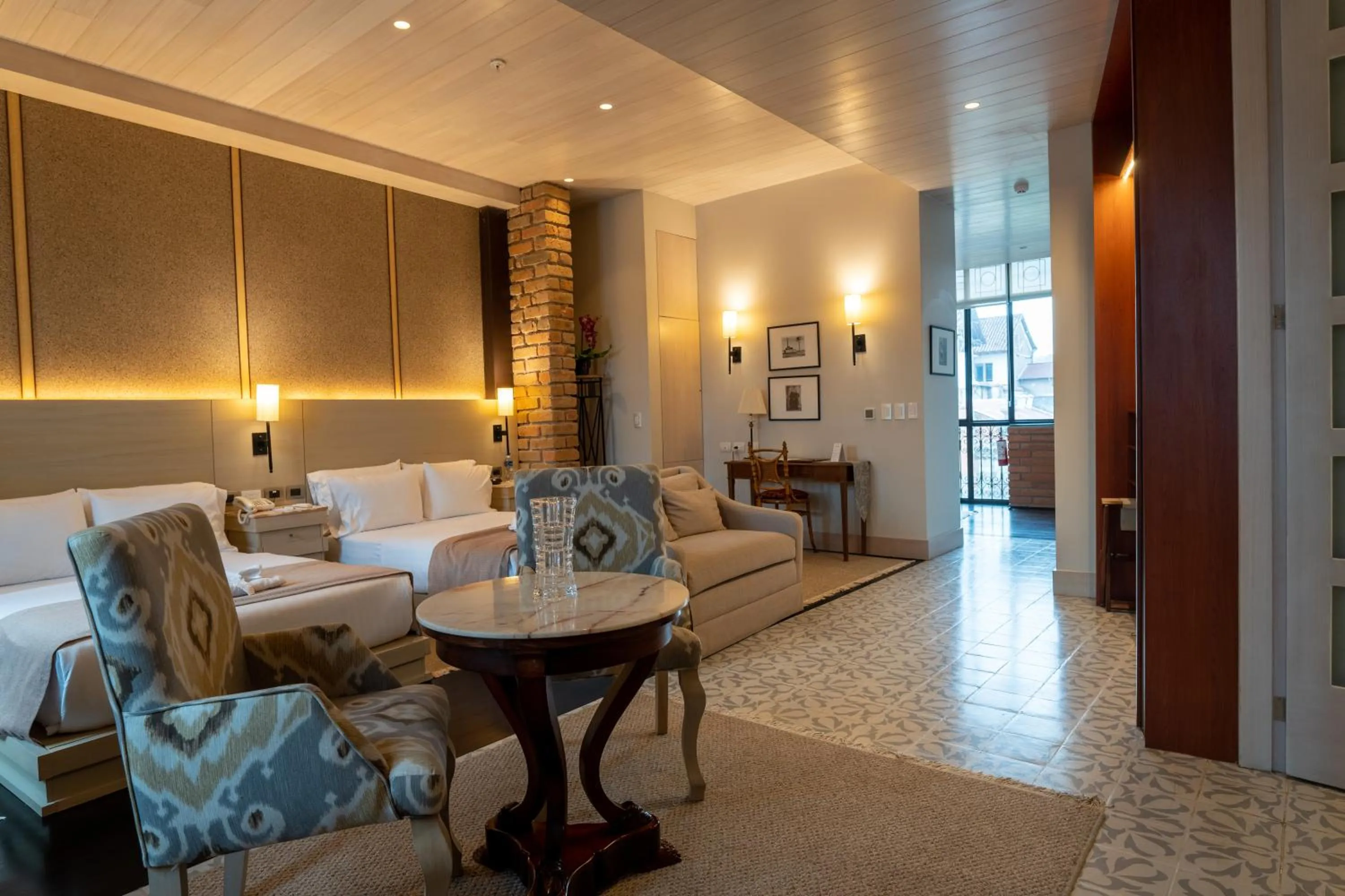 Photo of the whole room, Bed in Mansion Alcazar