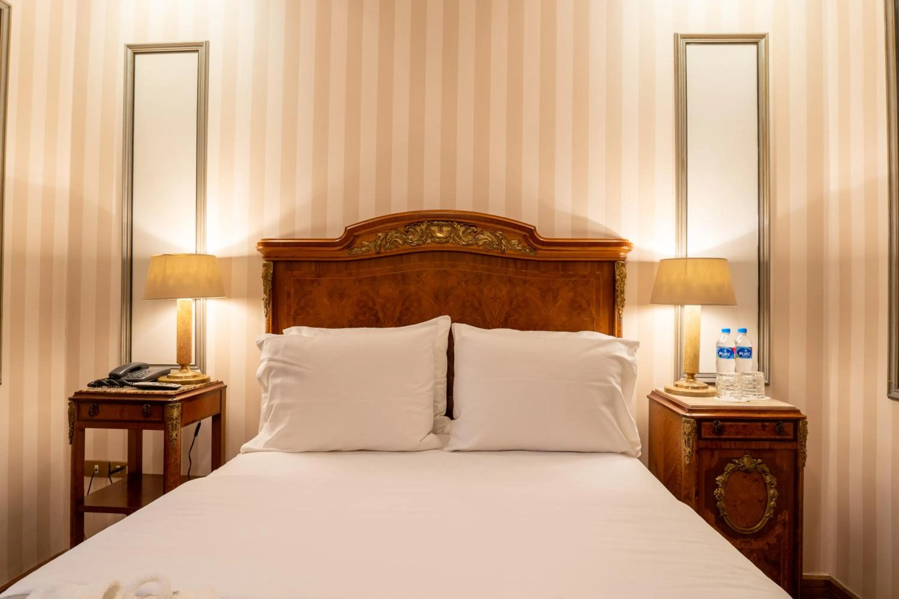 Bed in Mansion Alcazar