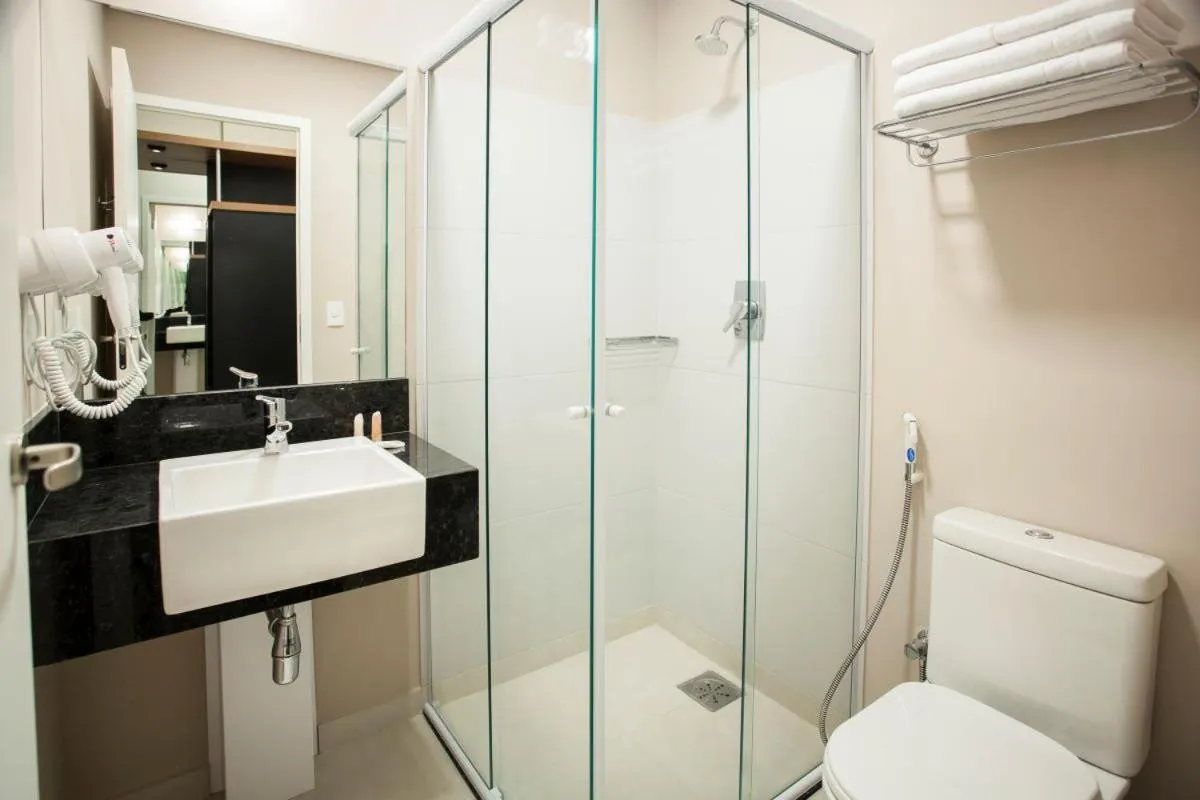 Shower in Travel Inn Hotels Wise Indaiatuba