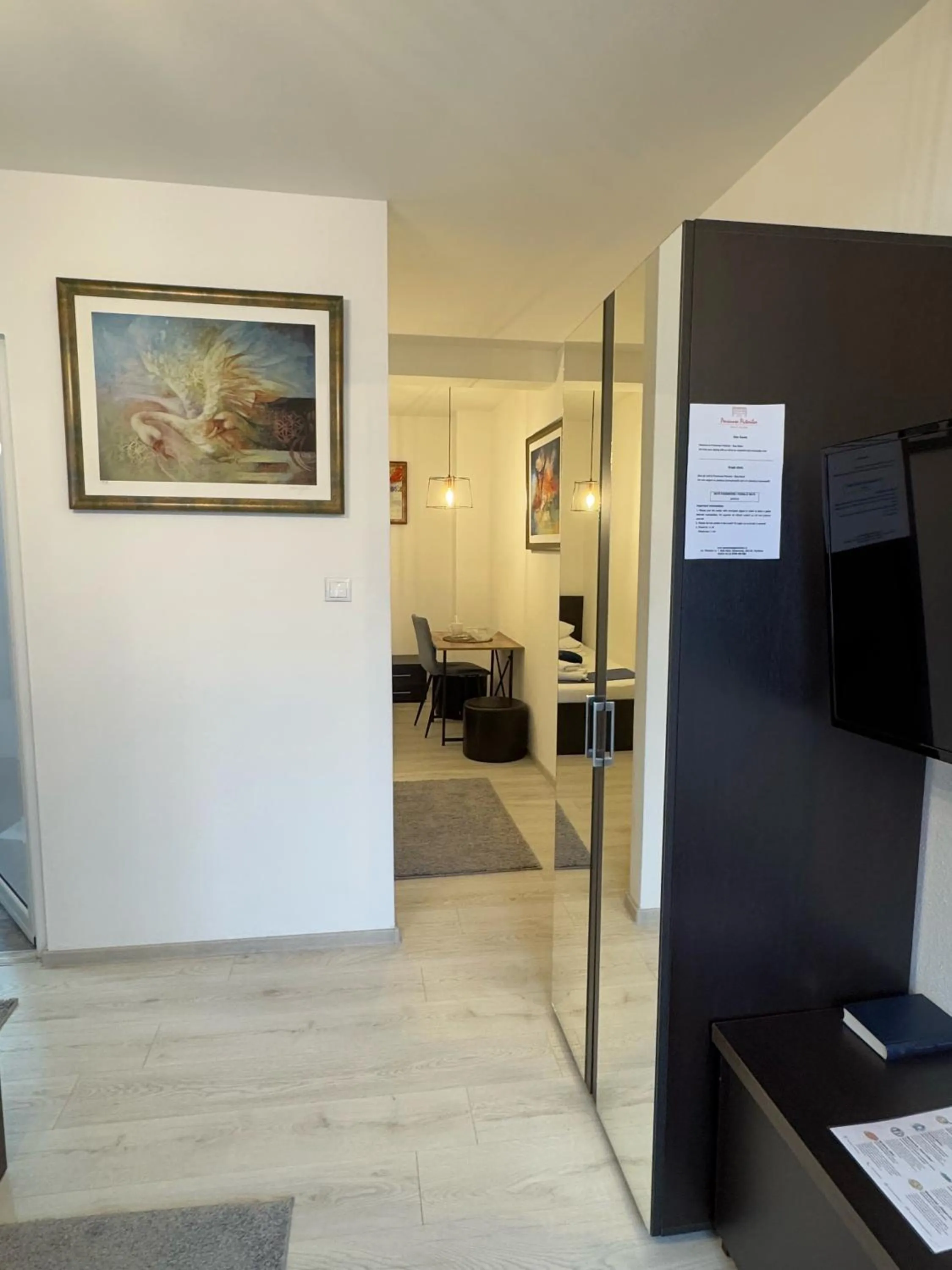 Bed in Pensiunea Pictorilor