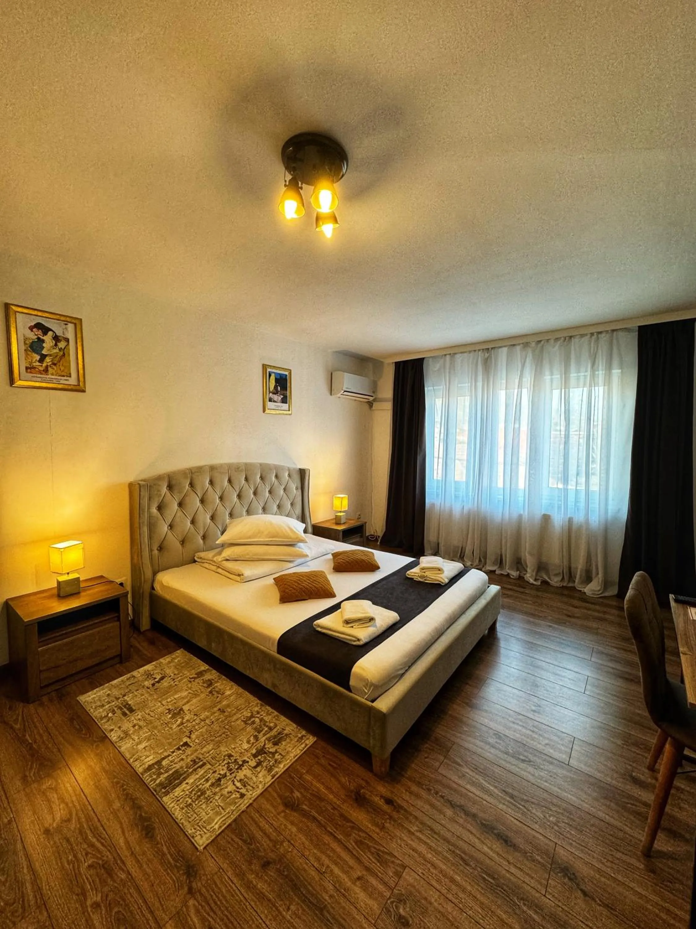 Bedroom, Bed in Pensiunea Pictorilor