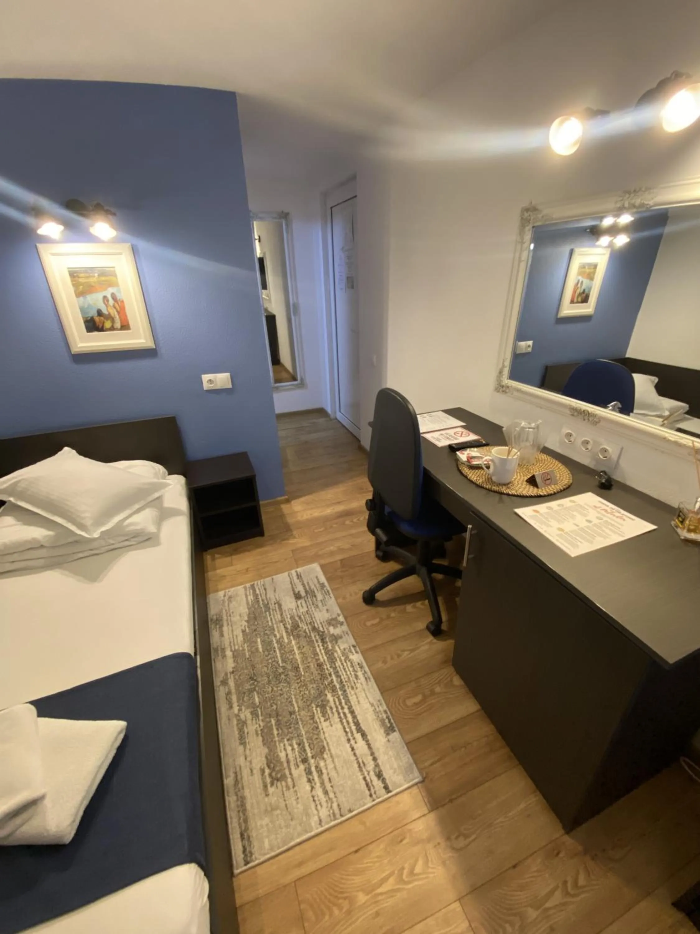 TV and multimedia, Bed in Pensiunea Pictorilor