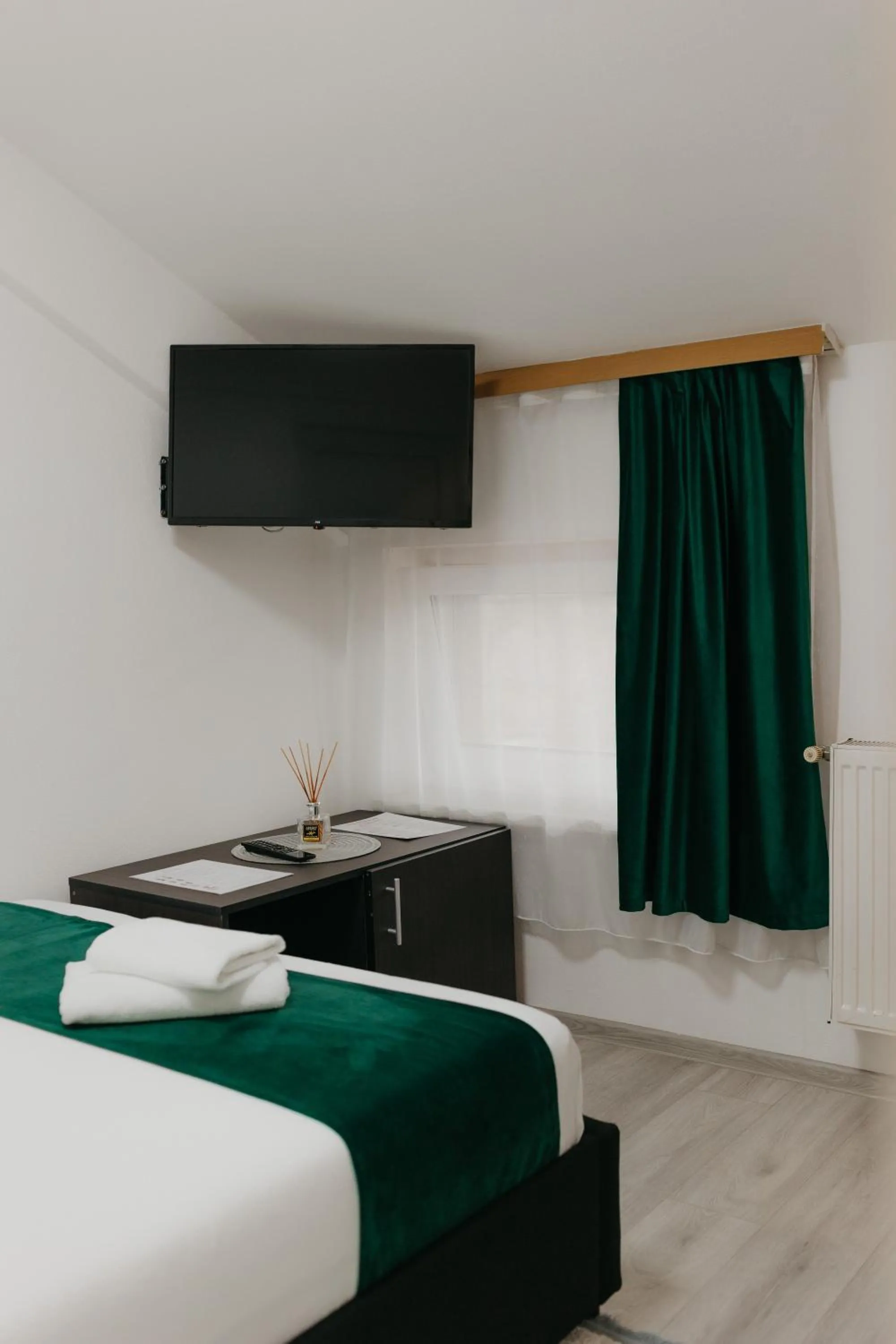 Bedroom, Bed in Pensiunea Pictorilor