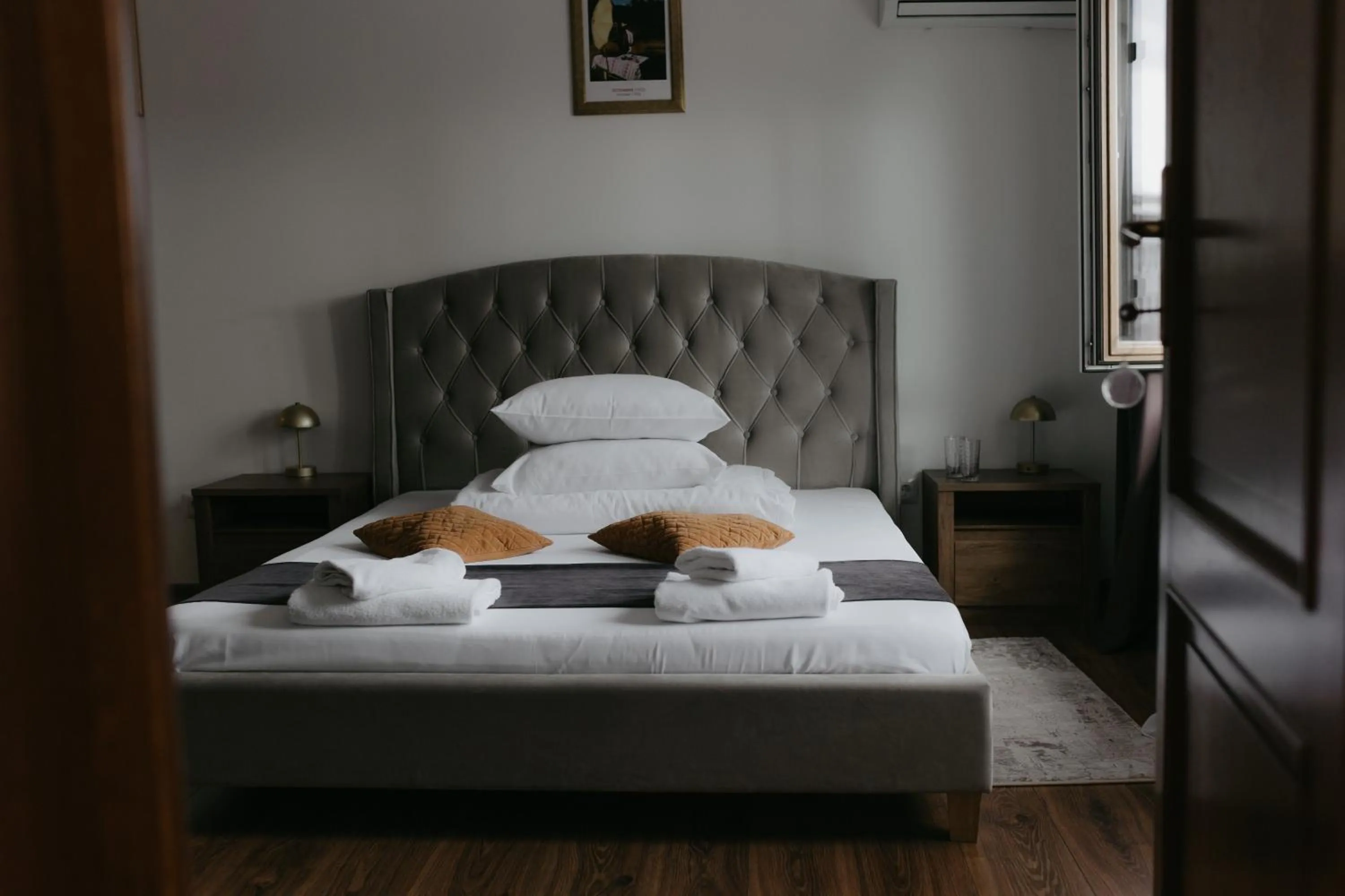 Bedroom, Bed in Pensiunea Pictorilor