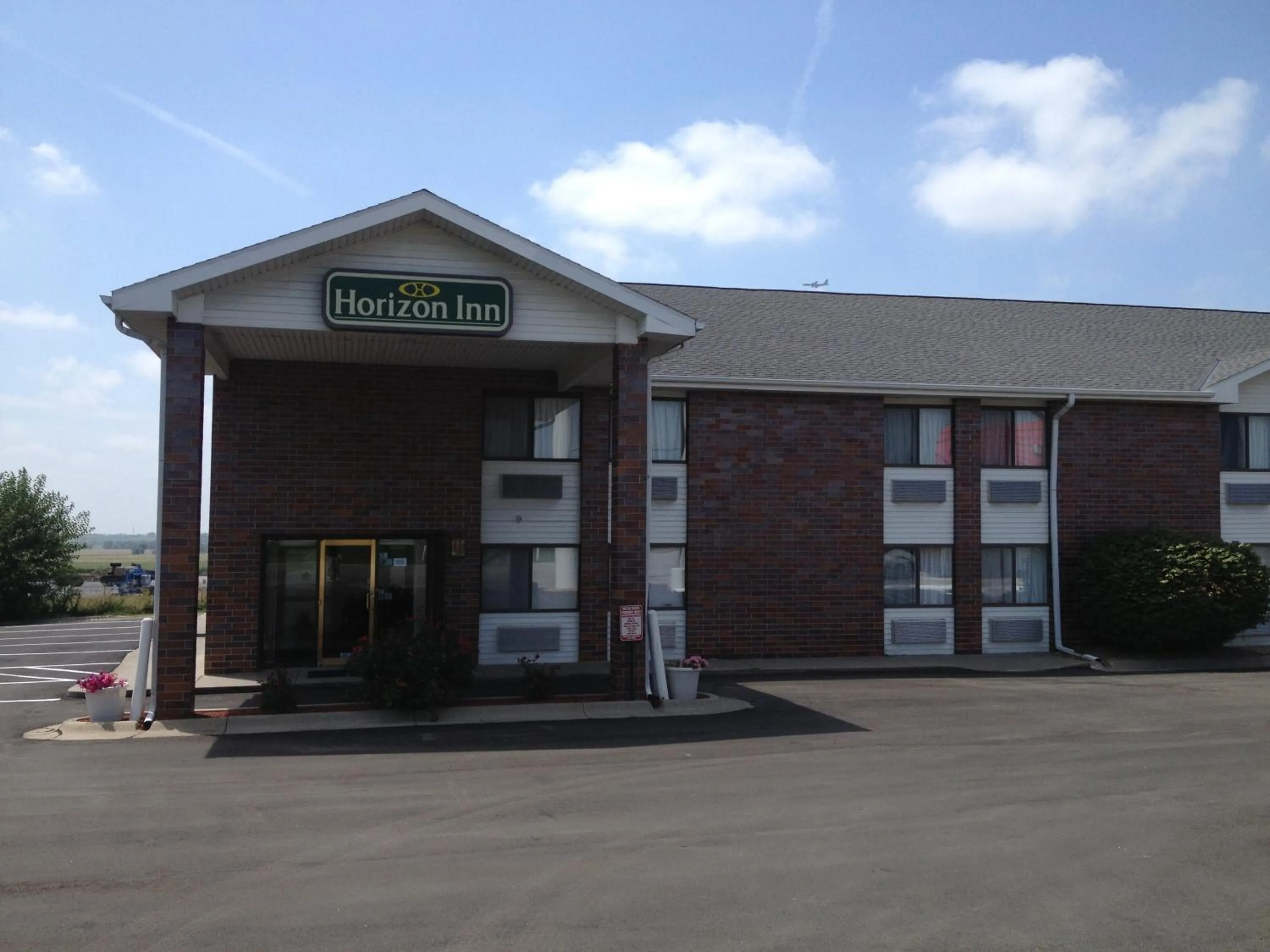 Property building in Horizon Inn