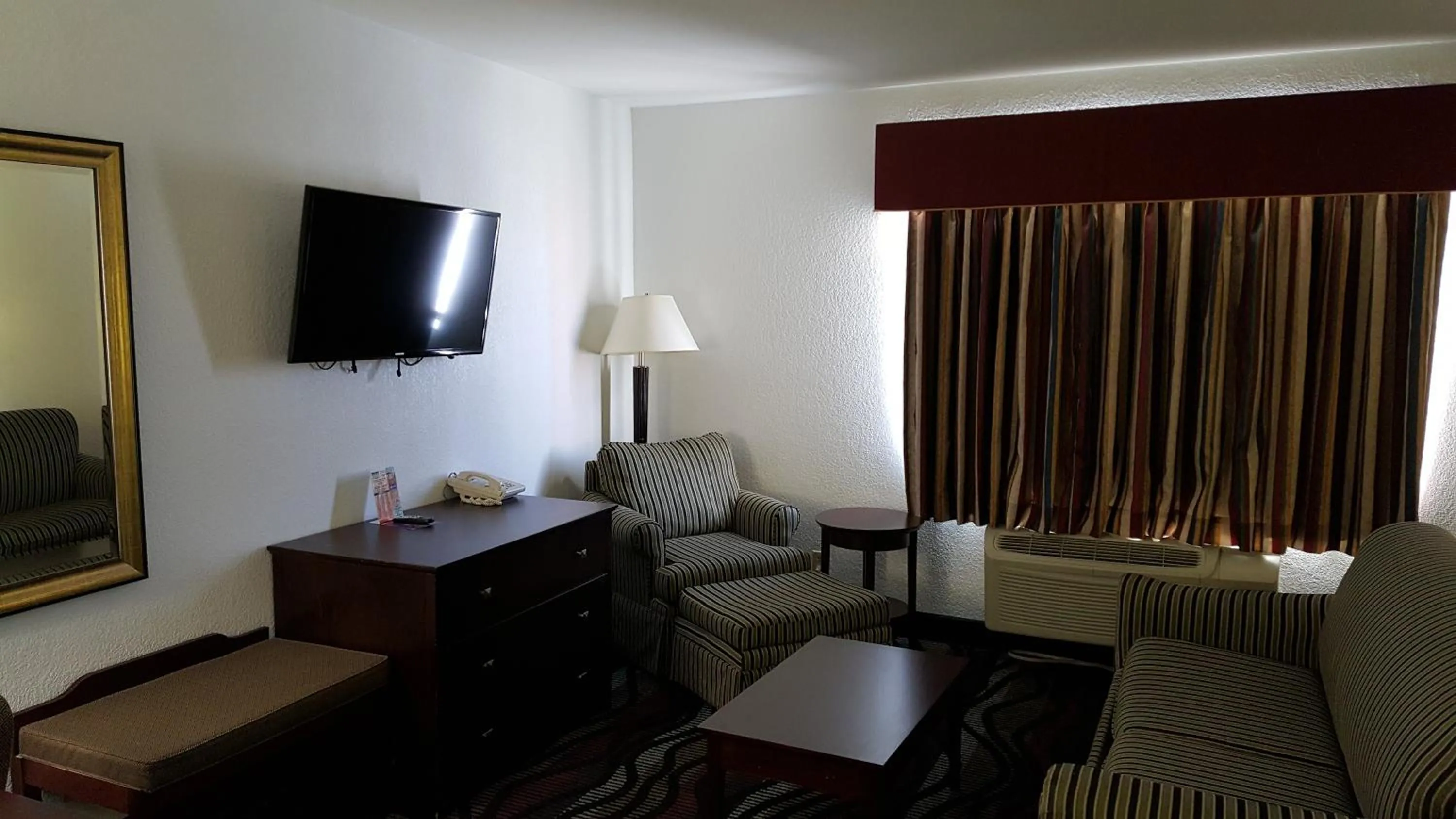 Bedroom in Horizon Inn