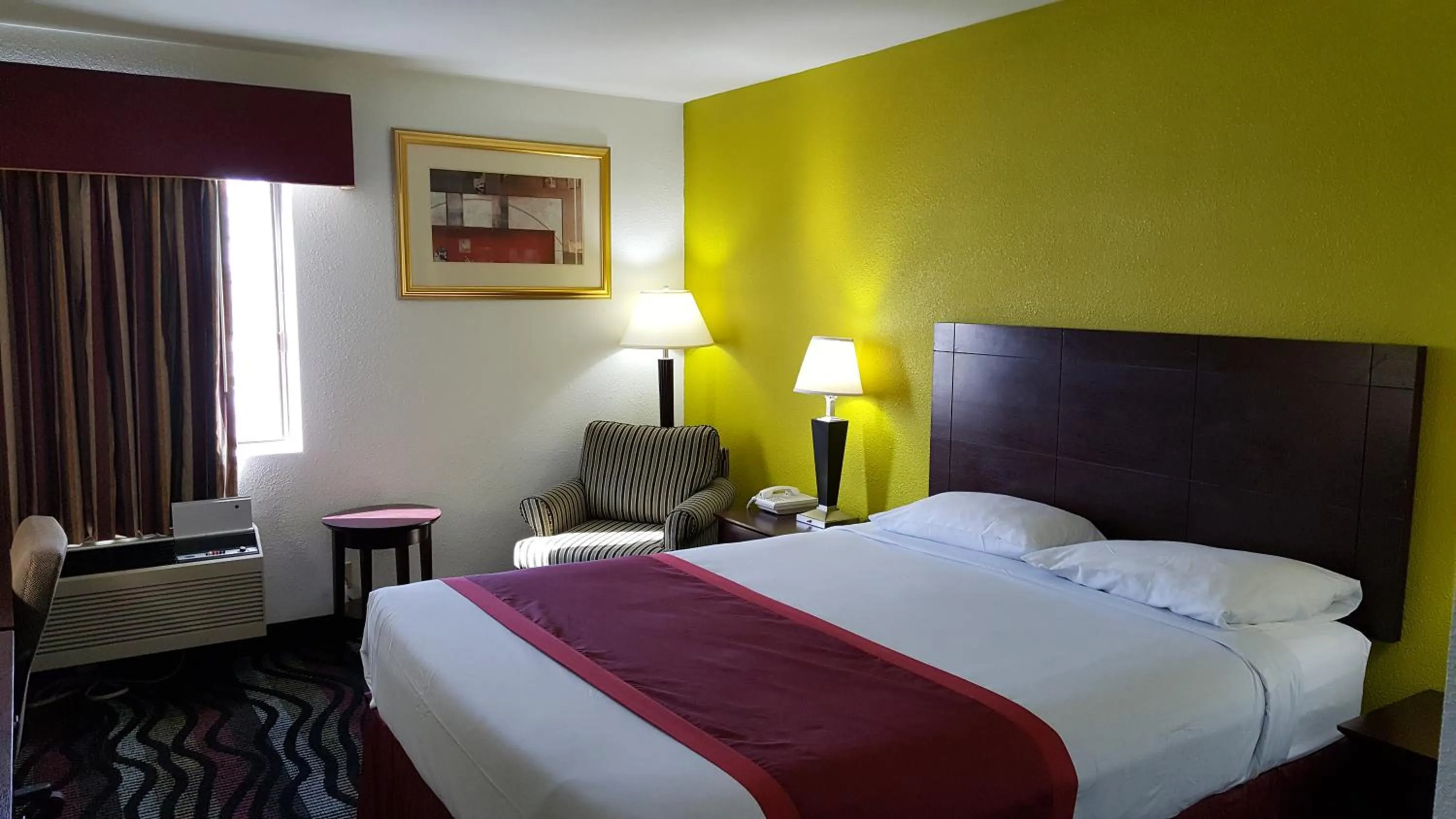 Bedroom, Bed in Horizon Inn