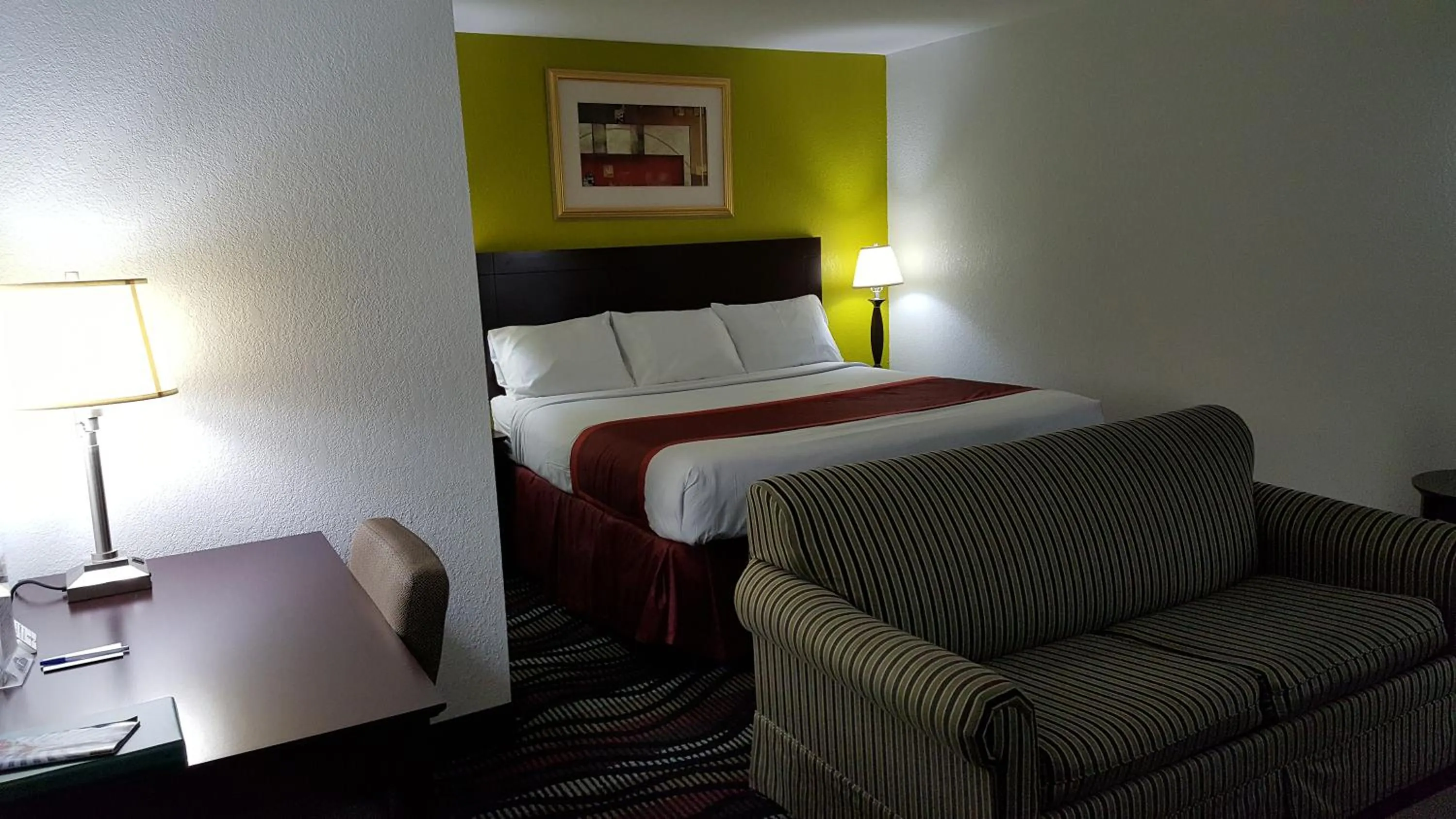 Bedroom, Bed in Horizon Inn