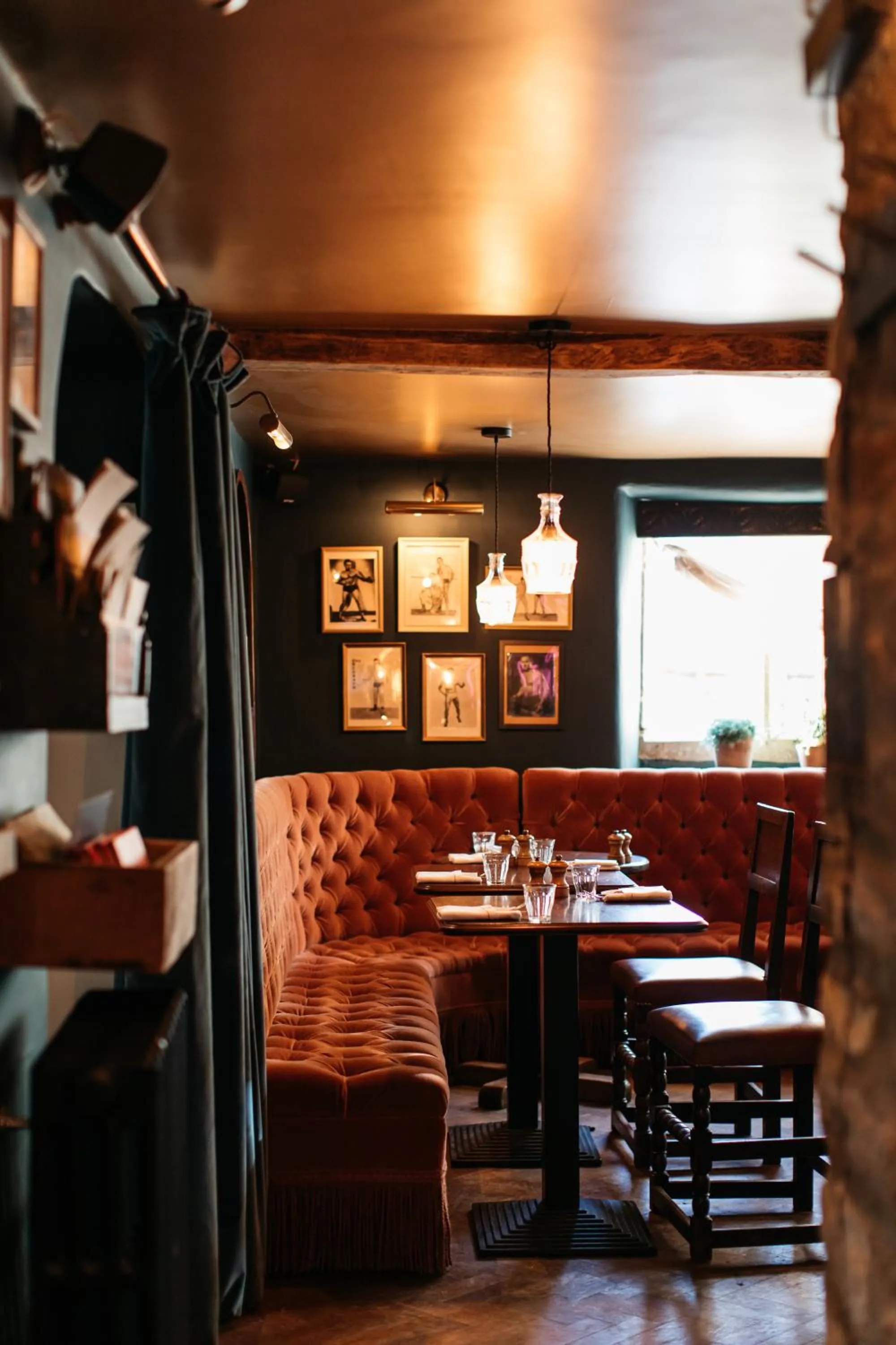 Restaurant/places to eat in Artist Residence Oxfordshire