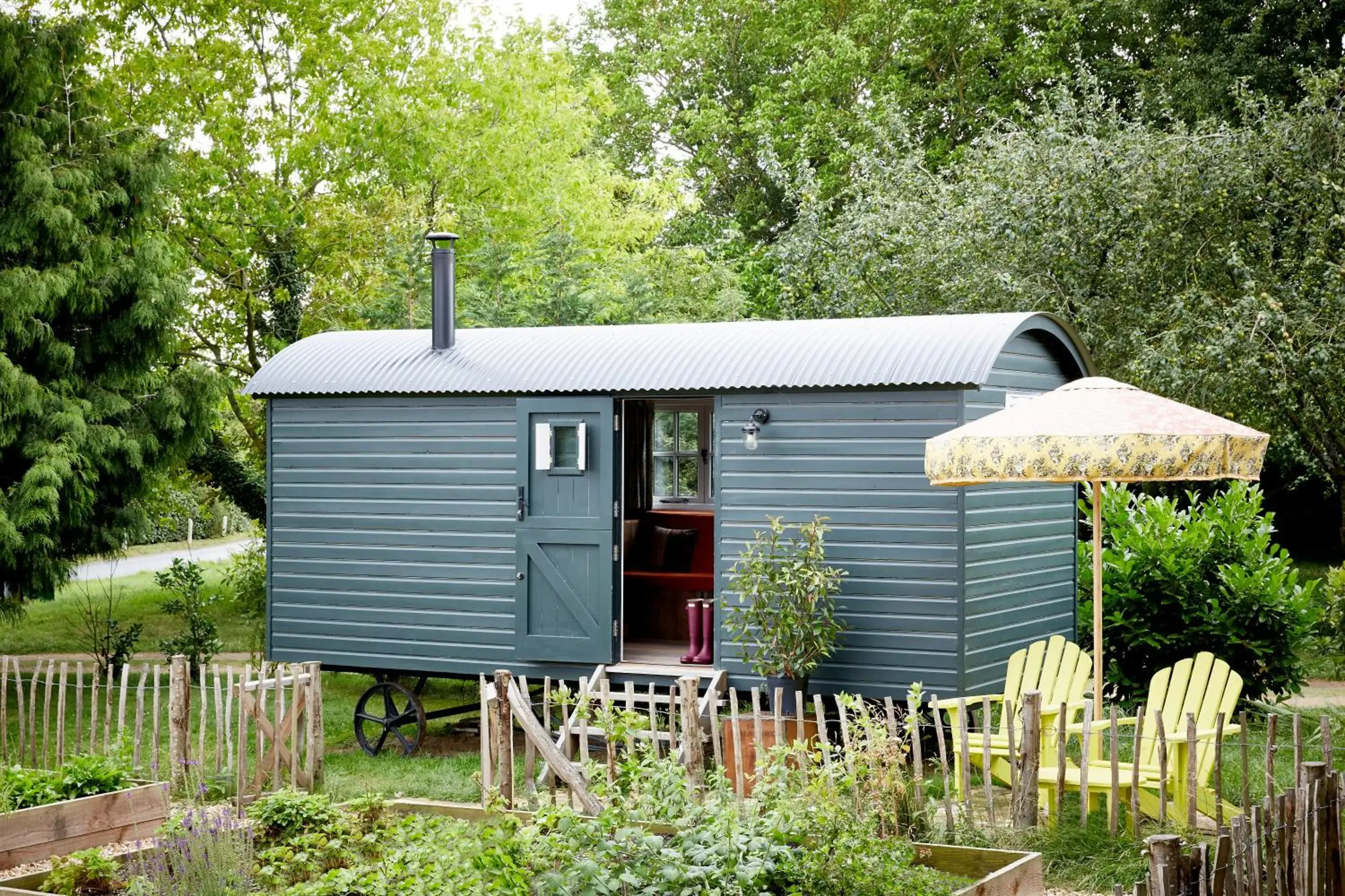 Shepherd's Hut in Artist Residence Oxfordshire Shepherd's Hut in Artist Residence Oxfordshire