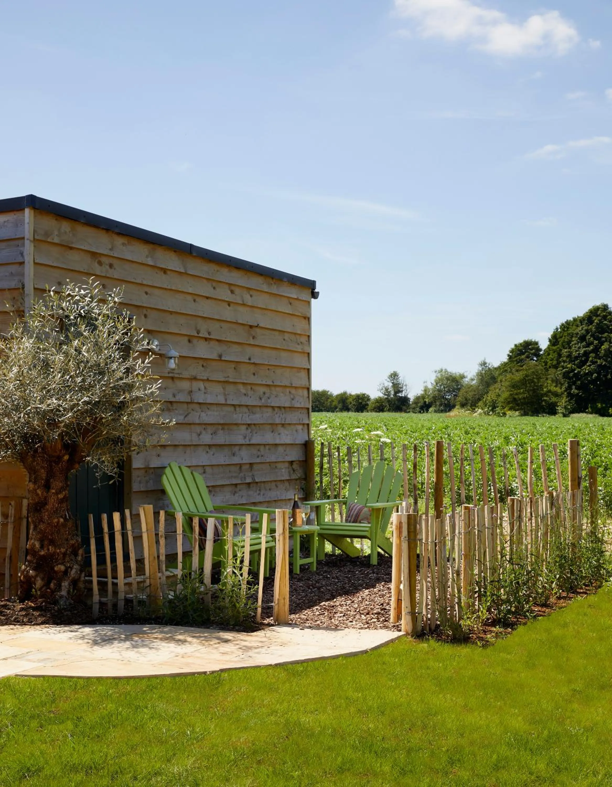 Spring in Artist Residence Oxfordshire