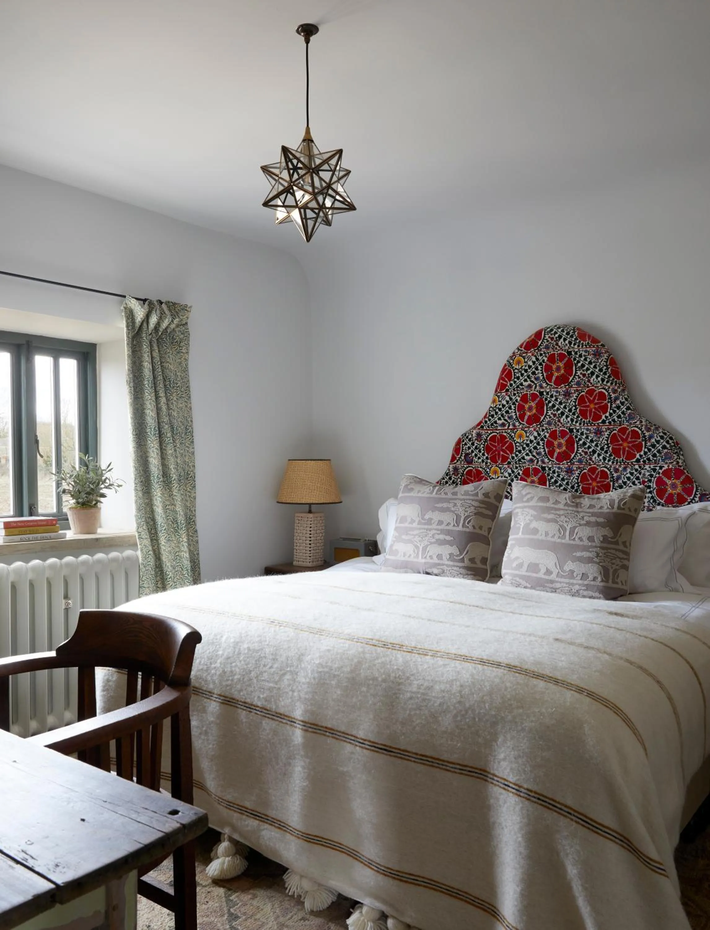 Bed in Artist Residence Oxfordshire