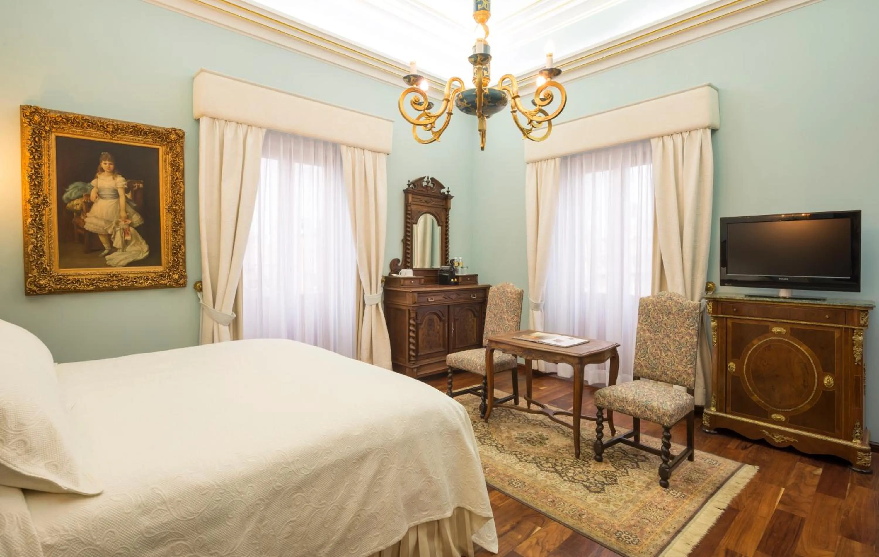 Photo of the whole room, Bed in Hotel Museo Palacio de San Agustin