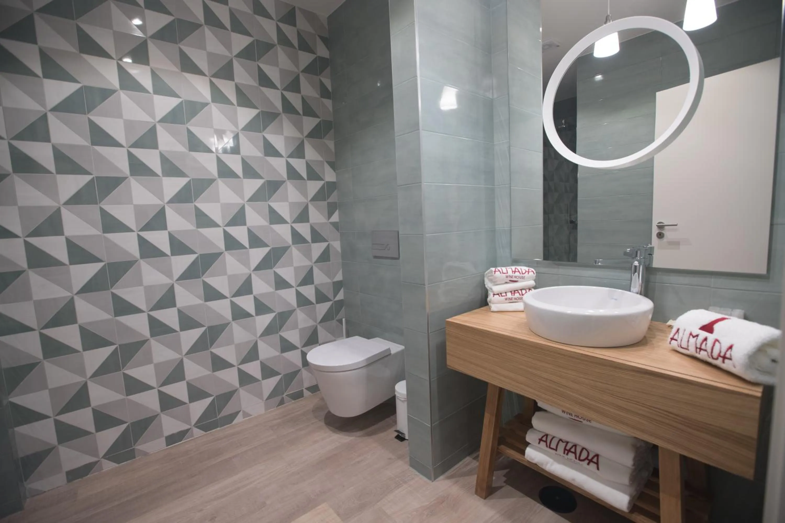 Bathroom in Almada Wine House - Tourism Apartments