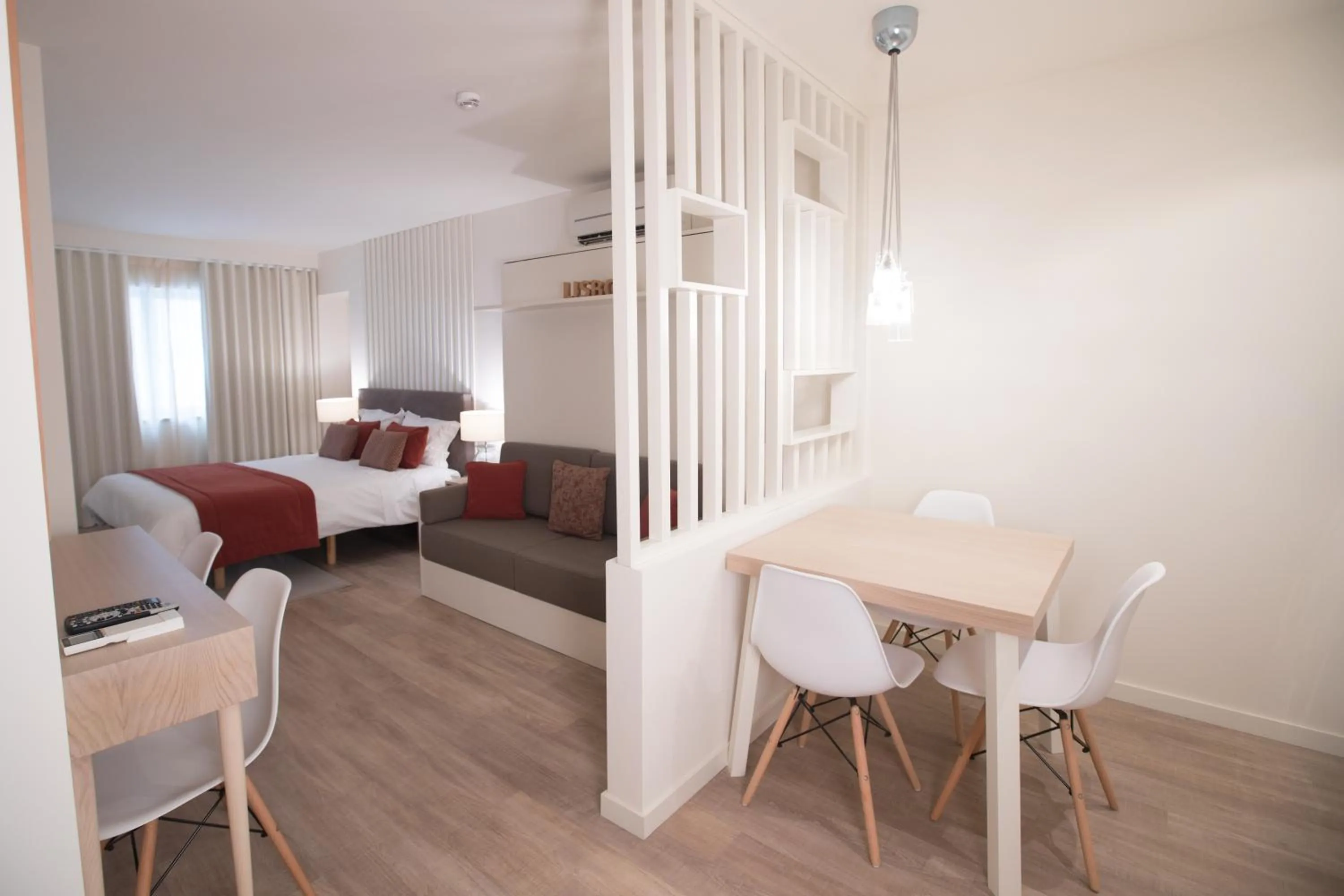 Bed in Almada Wine House - Tourism Apartments