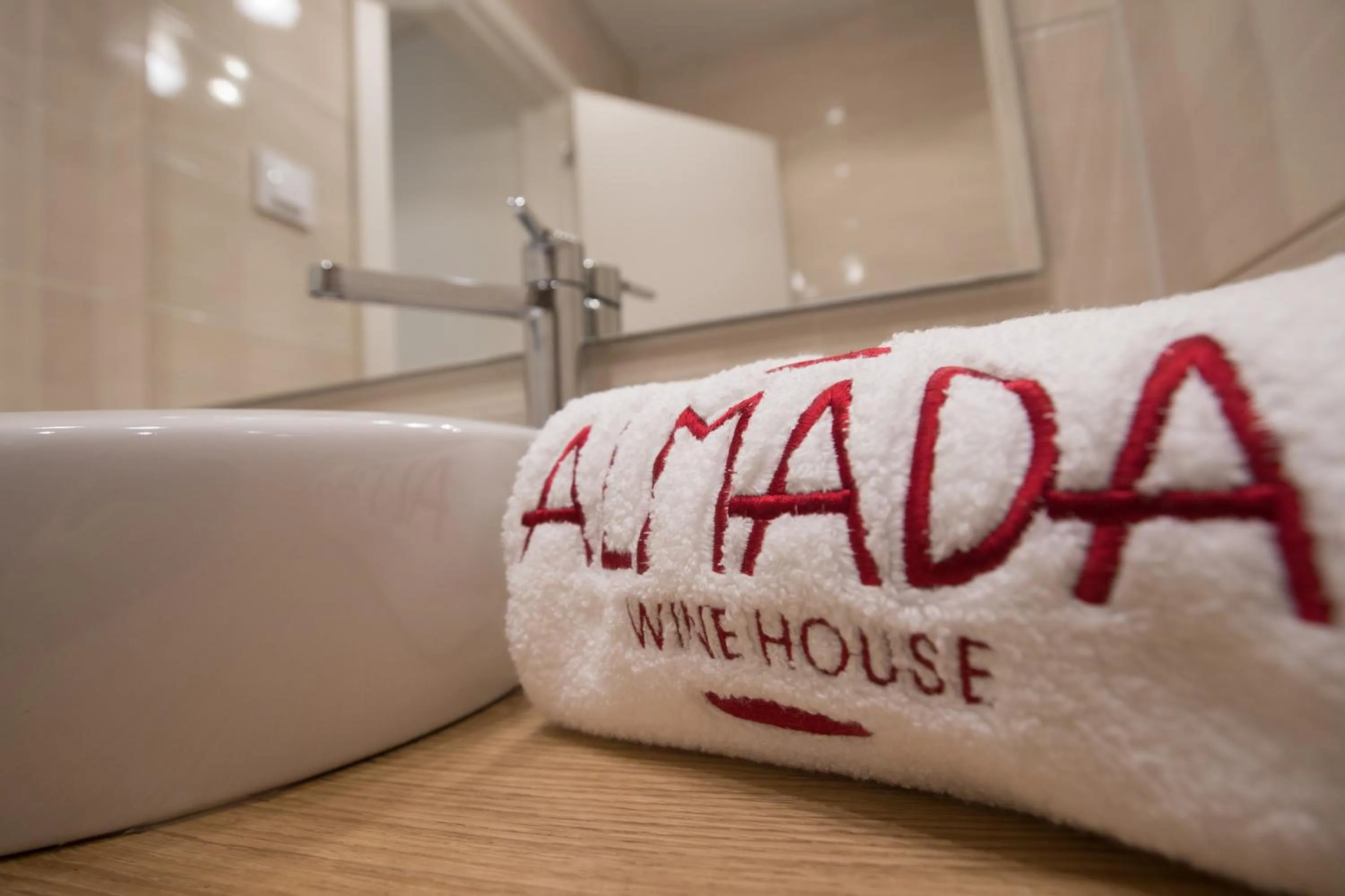 towels in Almada Wine House - Tourism Apartments
