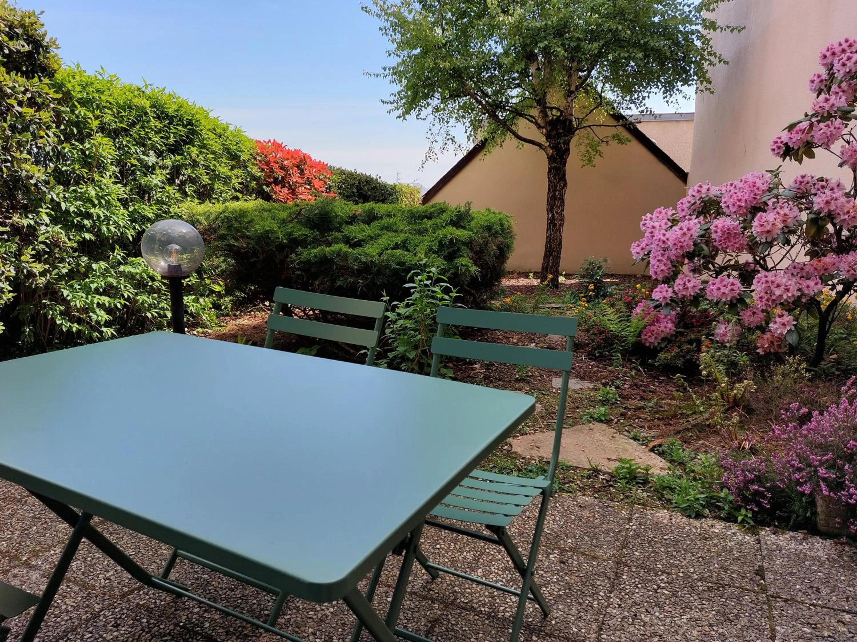 Apartment with Terrace in Le DenysPuech 55m2 plein centre avec jardin!